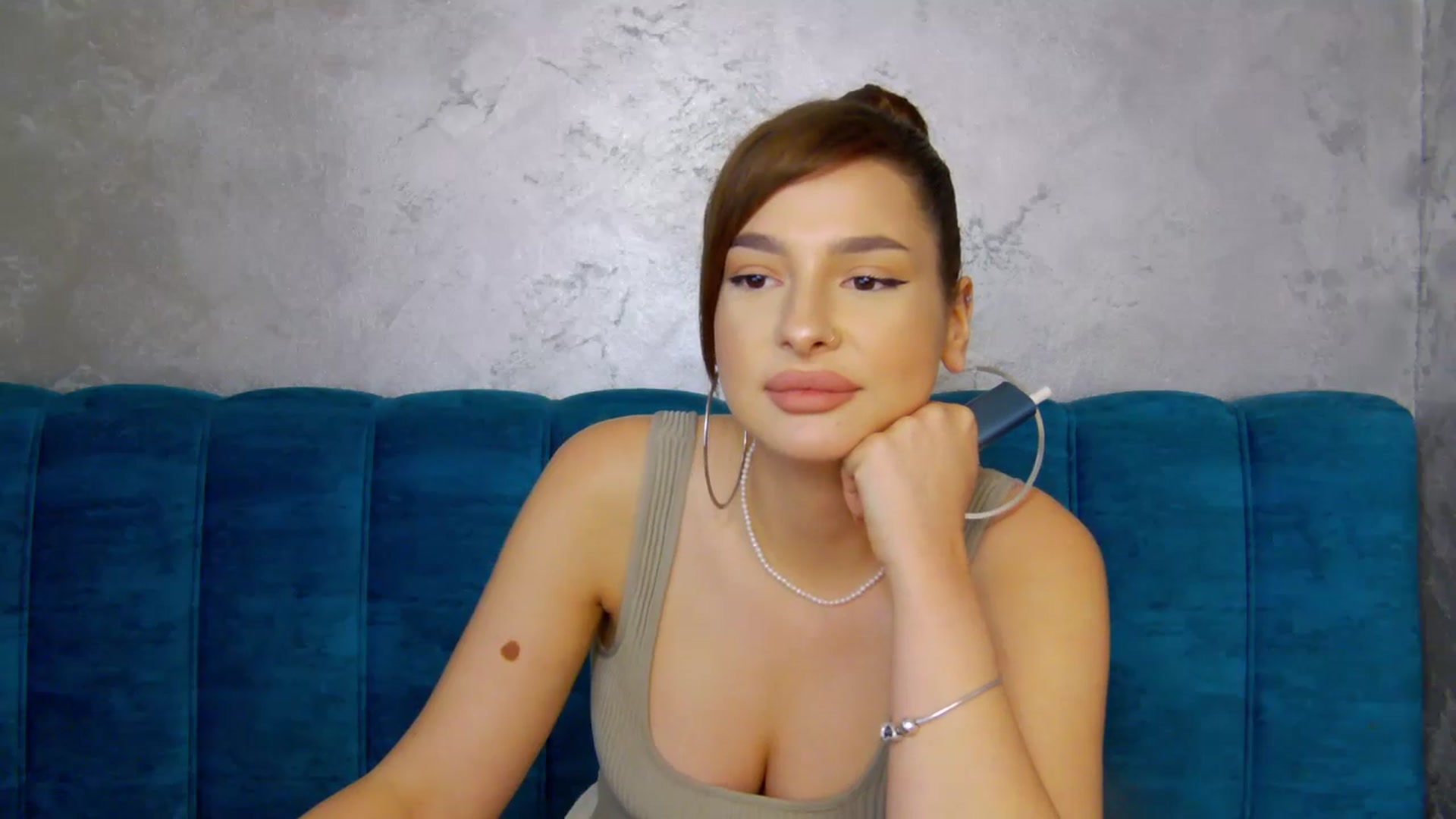 Gallery image thumbnail from MelisRoom's myfreecams stream on, 05/31/2025, 17:14 image 8 of 20