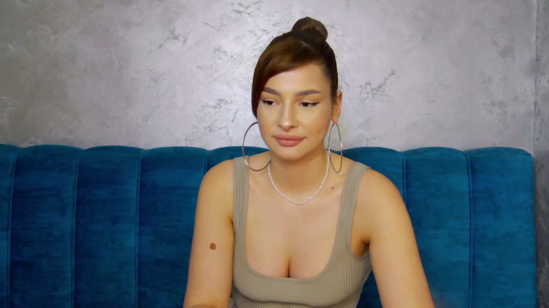Gallery image thumbnail from MelisRoom's myfreecams stream on, 05/31/2025, 17:14 image 11 of 20