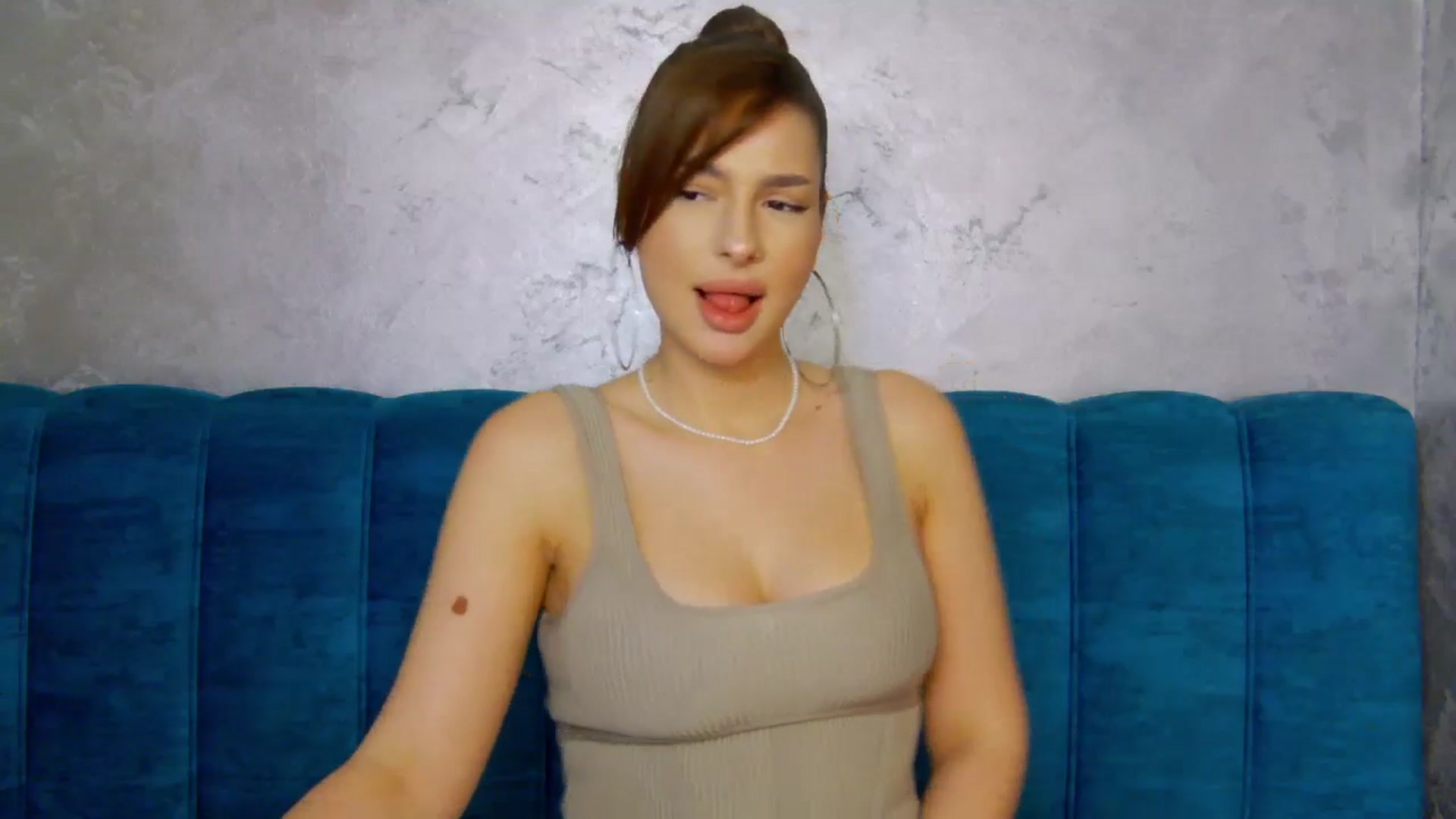 Gallery image thumbnail from MelisRoom's myfreecams stream on, 05/31/2025, 18:04 image 19 of 20