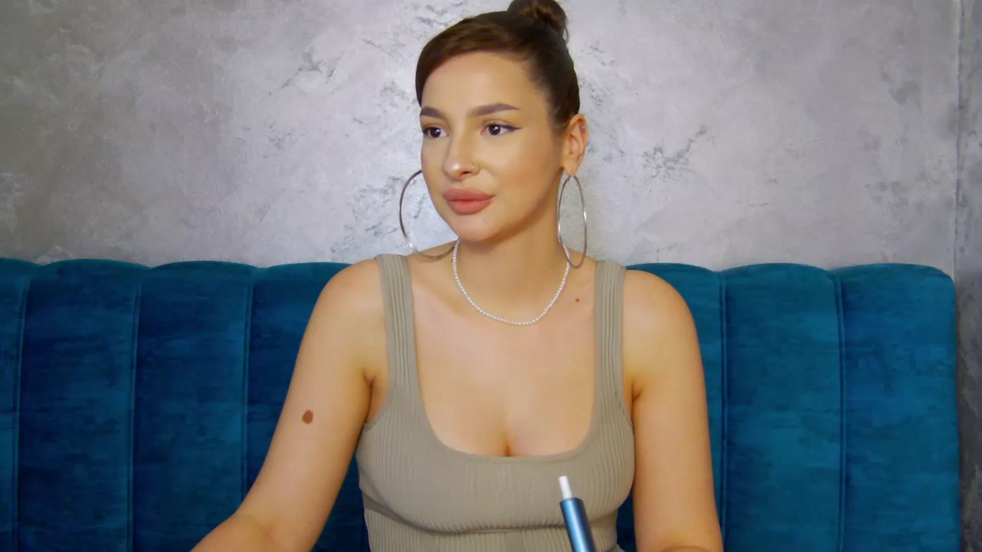 Gallery image thumbnail from MelisRoom's myfreecams stream on, 05/31/2025, 18:04 image 9 of 20