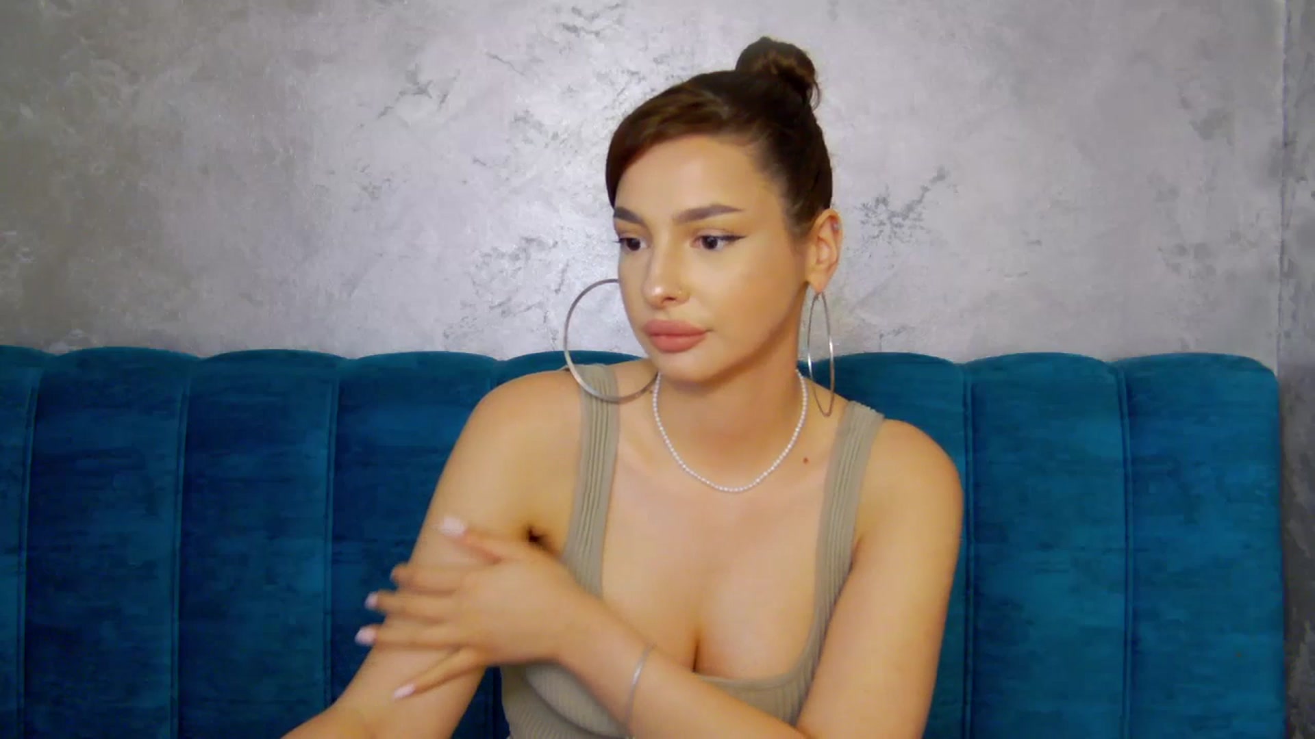 Gallery image thumbnail from MelisRoom's myfreecams stream on, 05/31/2025, 18:04 image 14 of 20
