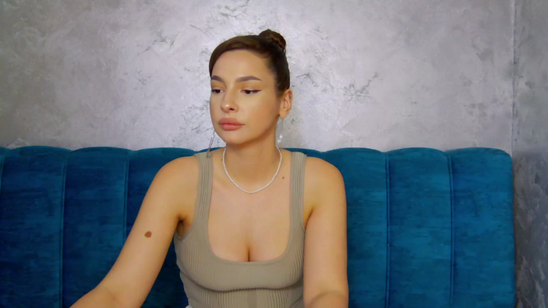 Gallery image thumbnail from MelisRoom's myfreecams stream on, 05/31/2025, 19:24 image 7 of 20