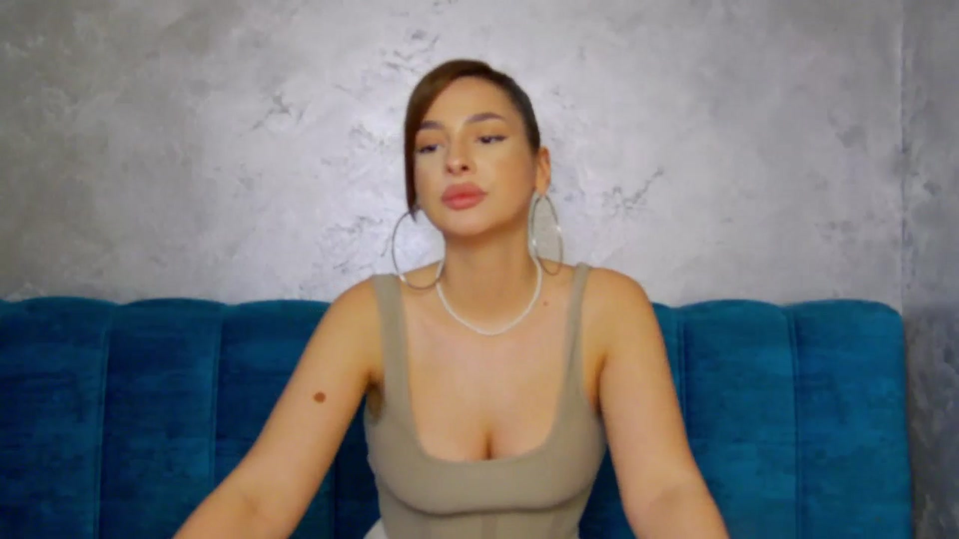 Gallery image thumbnail from MelisRoom's myfreecams stream on, 05/31/2025, 19:24 image 5 of 20