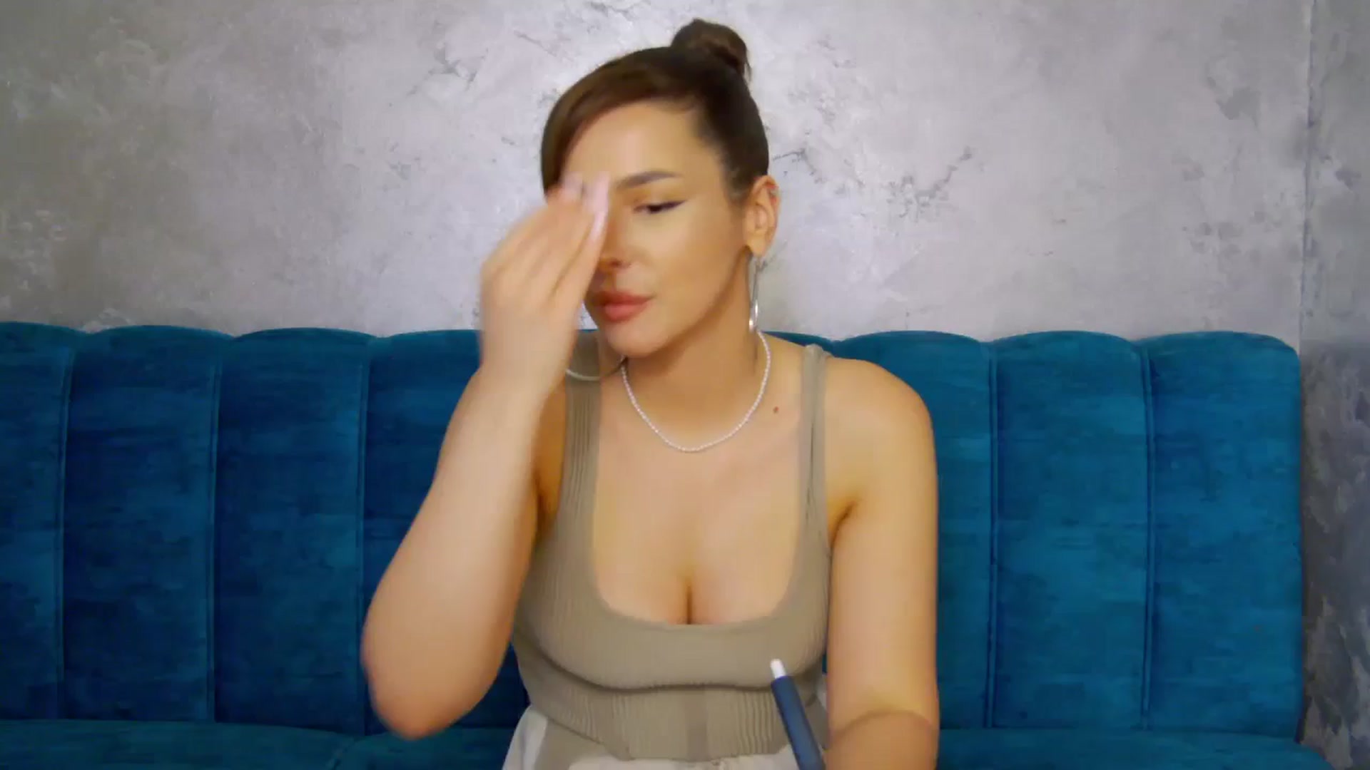 Gallery image thumbnail from MelisRoom's myfreecams stream on, 05/31/2025, 19:24 image 1 of 20