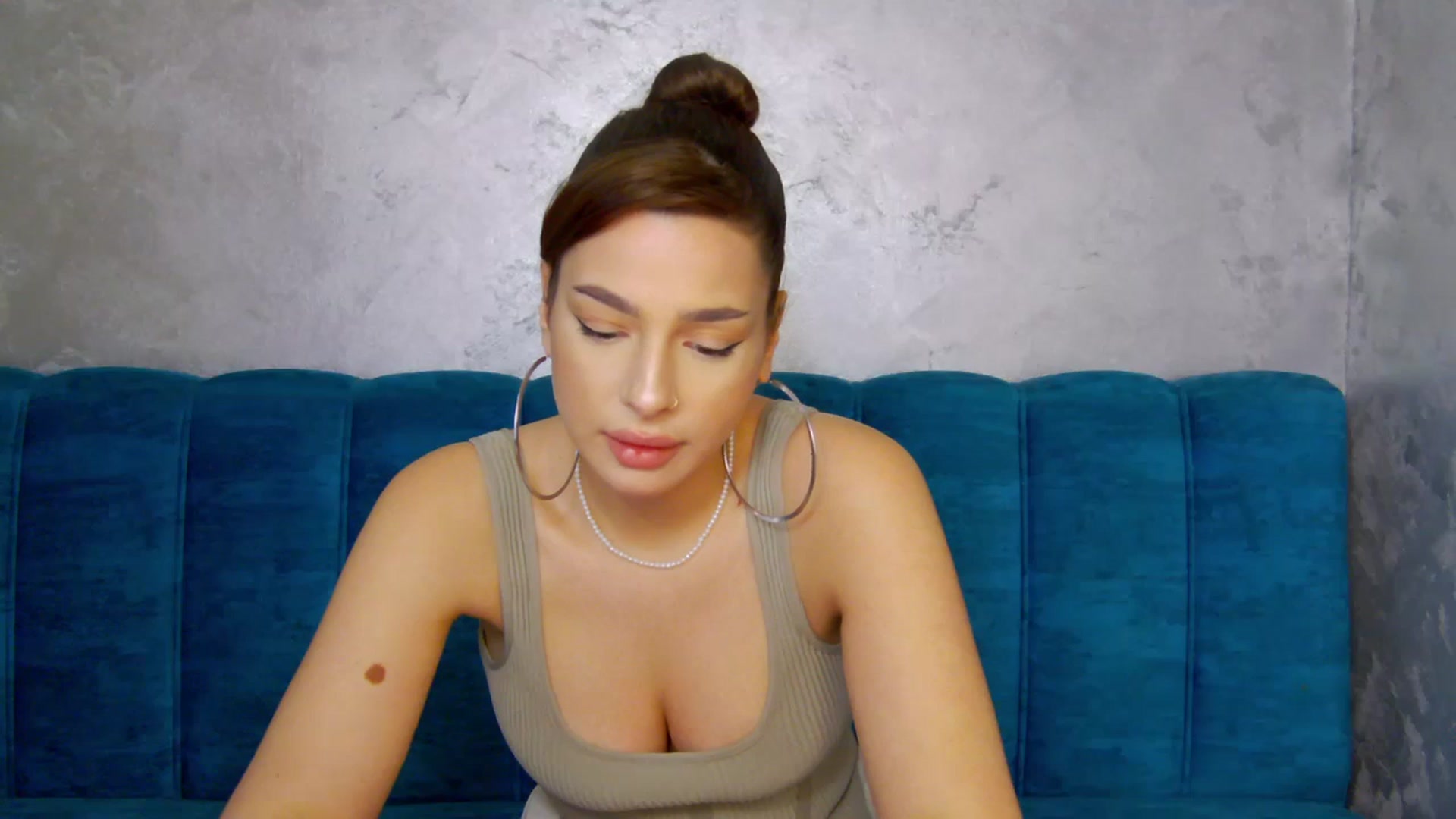 Gallery image thumbnail from MelisRoom's myfreecams stream on, 05/31/2025, 19:24 image 19 of 20