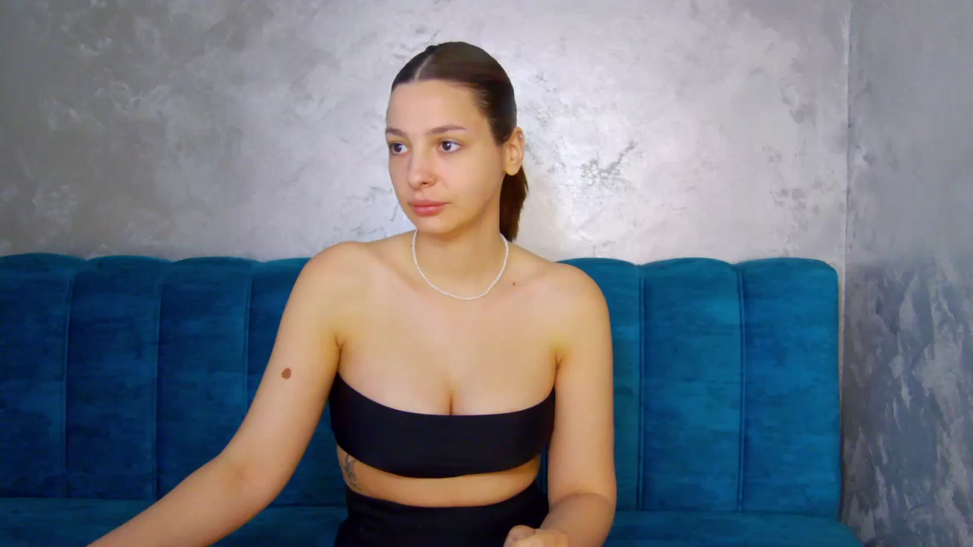 Gallery image thumbnail from MelisRoom's myfreecams stream on, 06/03/2025, 13:06 image 1 of 20