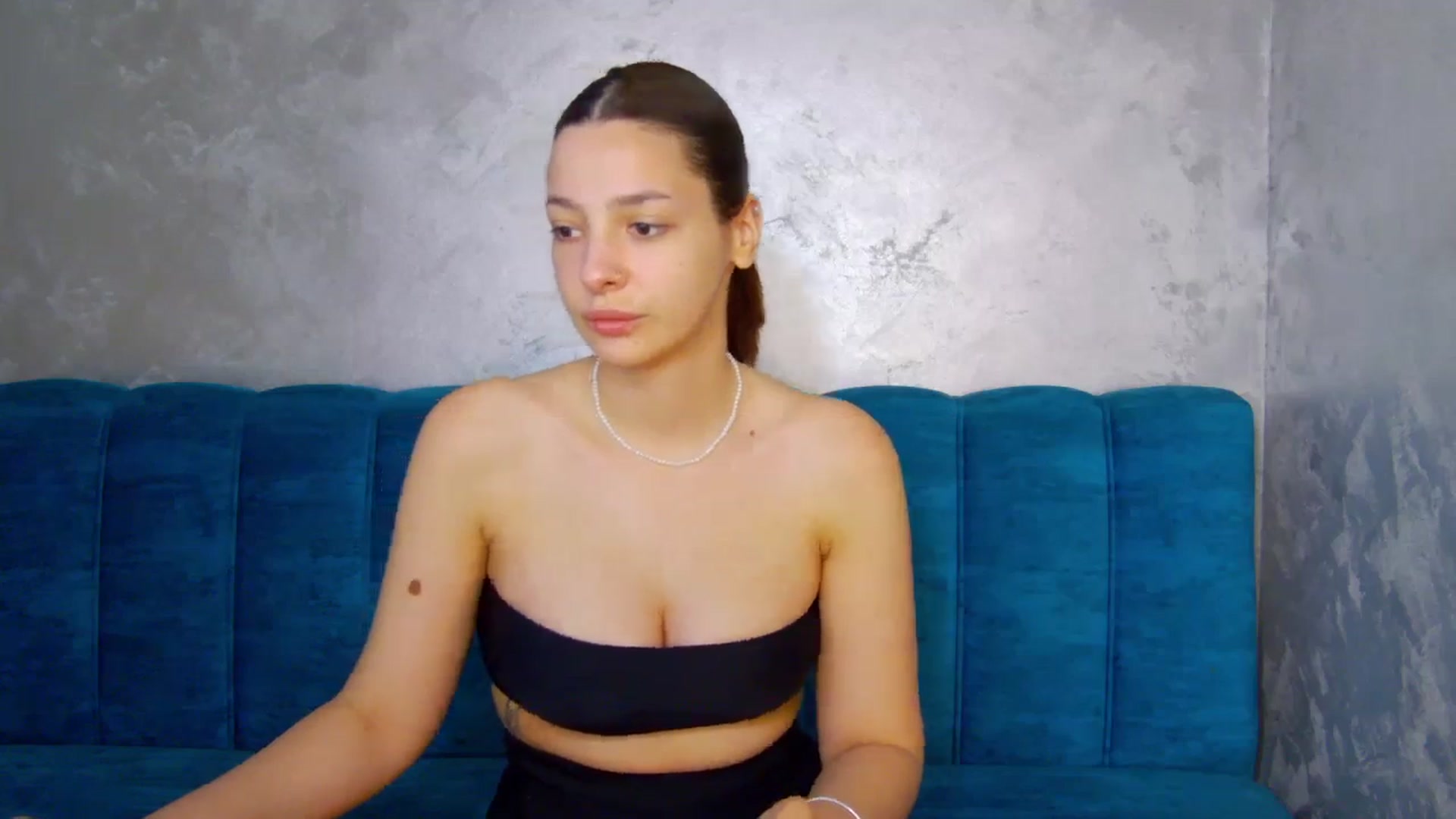 Gallery image thumbnail from MelisRoom's myfreecams stream on, 06/03/2025, 13:06 image 17 of 20