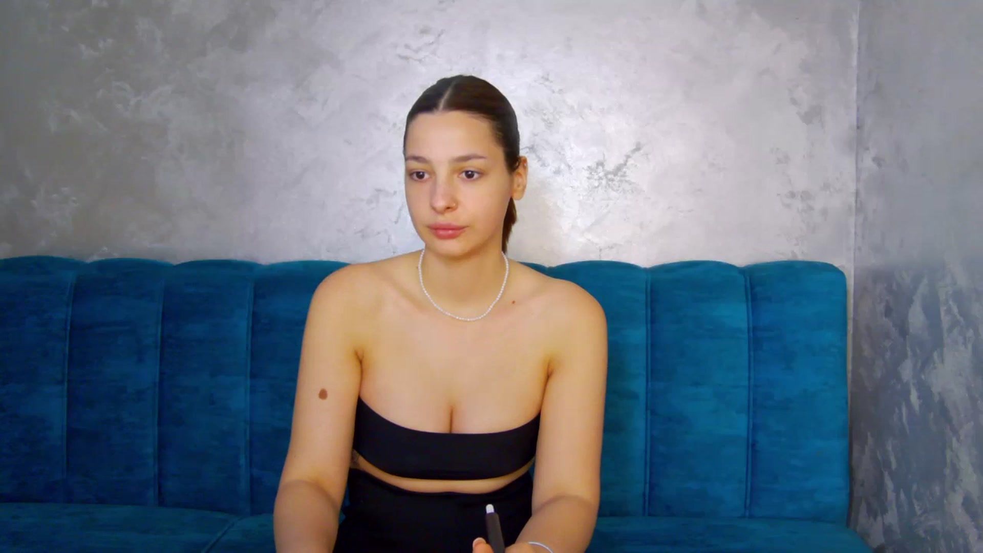 Gallery image thumbnail from MelisRoom's myfreecams stream on, 06/03/2025, 13:06 image 11 of 20