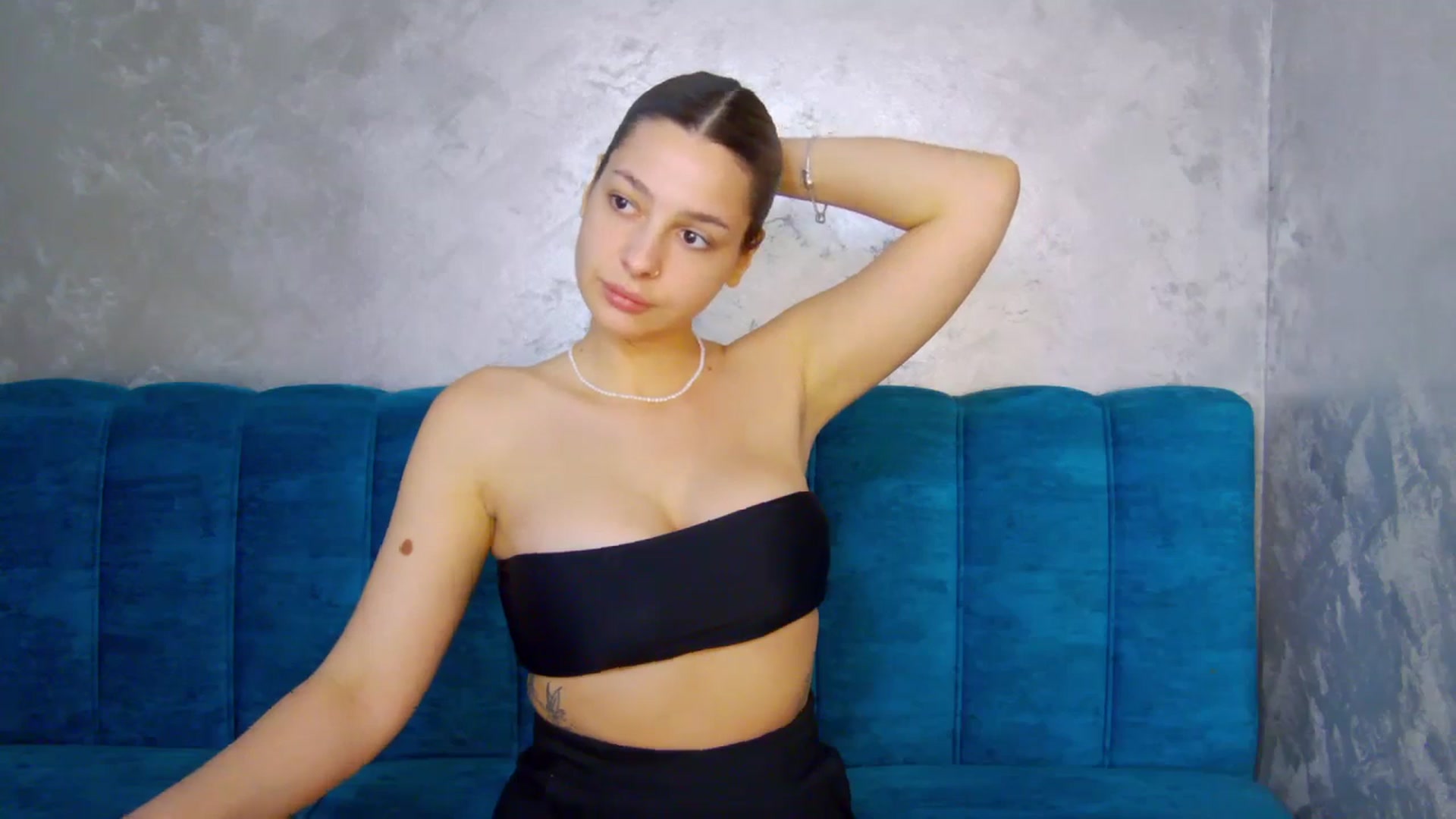 Gallery image thumbnail from MelisRoom's myfreecams stream on, 06/03/2025, 13:06 image 16 of 20