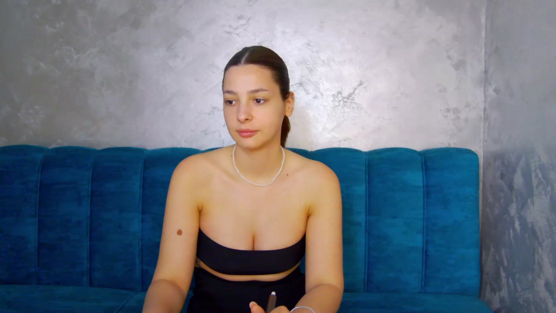 Gallery image thumbnail from MelisRoom's myfreecams stream on, 06/03/2025, 13:06 image 13 of 20
