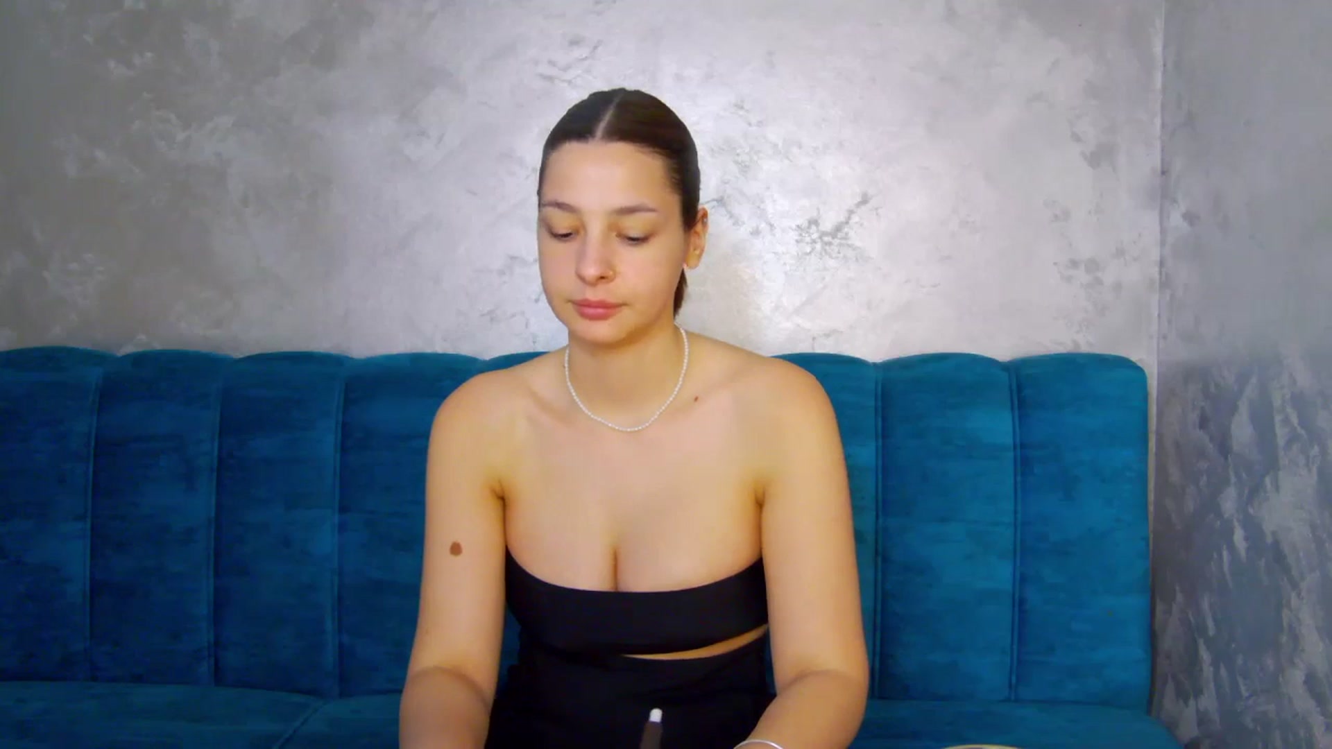 Gallery image thumbnail from MelisRoom's myfreecams stream on, 06/03/2025, 15:04 image 4 of 20