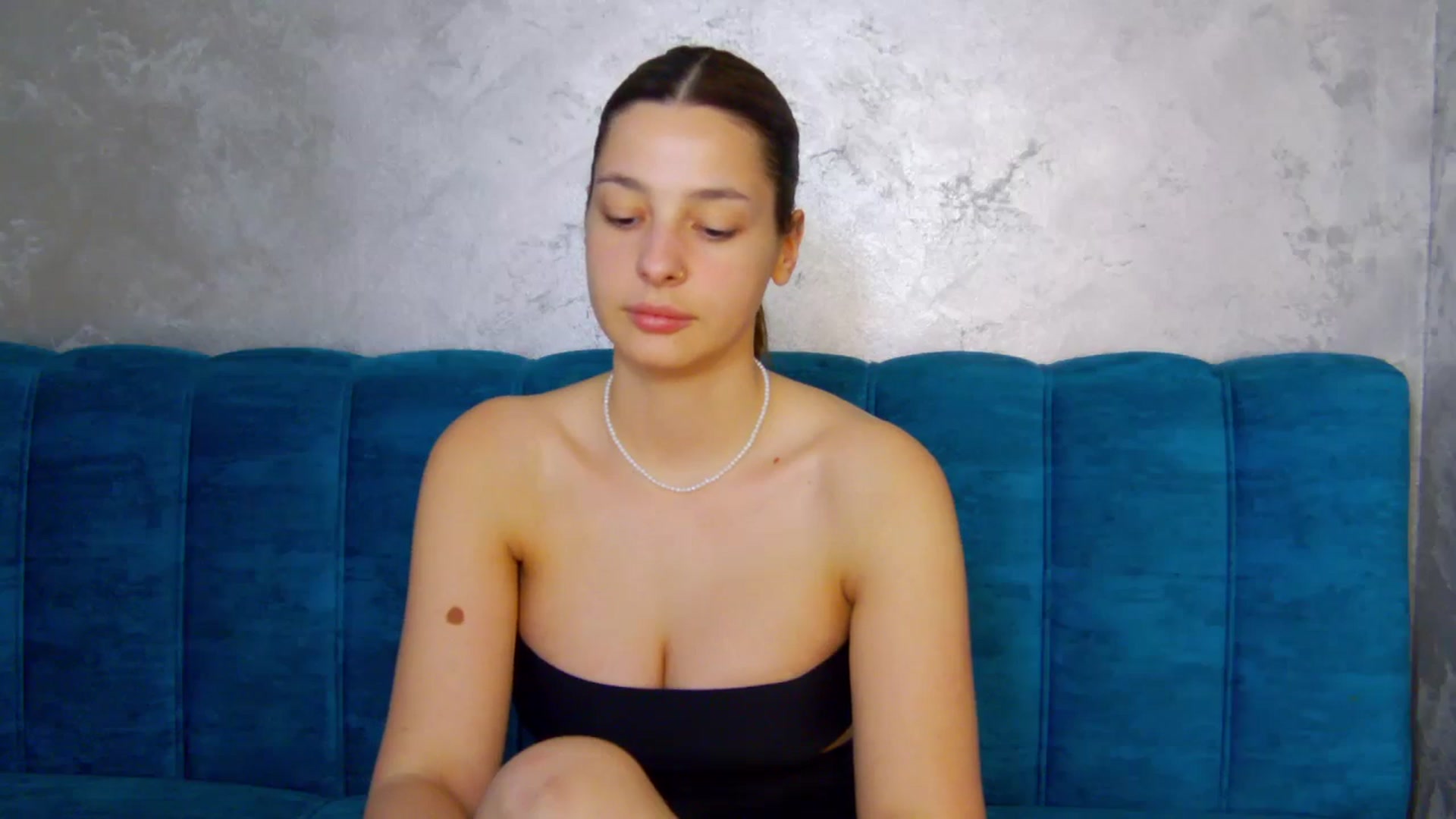 Gallery image thumbnail from MelisRoom's myfreecams stream on, 06/03/2025, 18:55 image 7 of 20