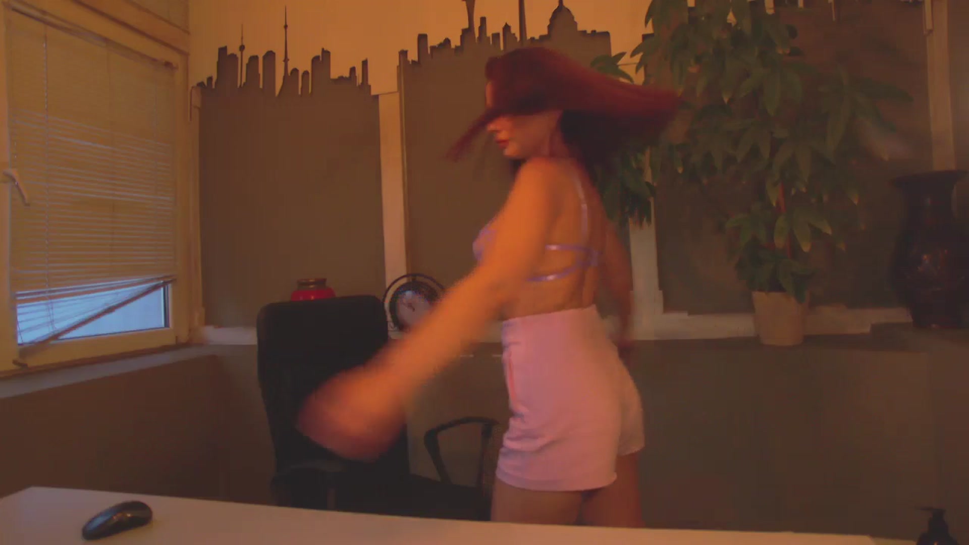 Gallery image thumbnail from MelisRoom's myfreecams stream on, 06/04/2025, 17:18 image 3 of 20