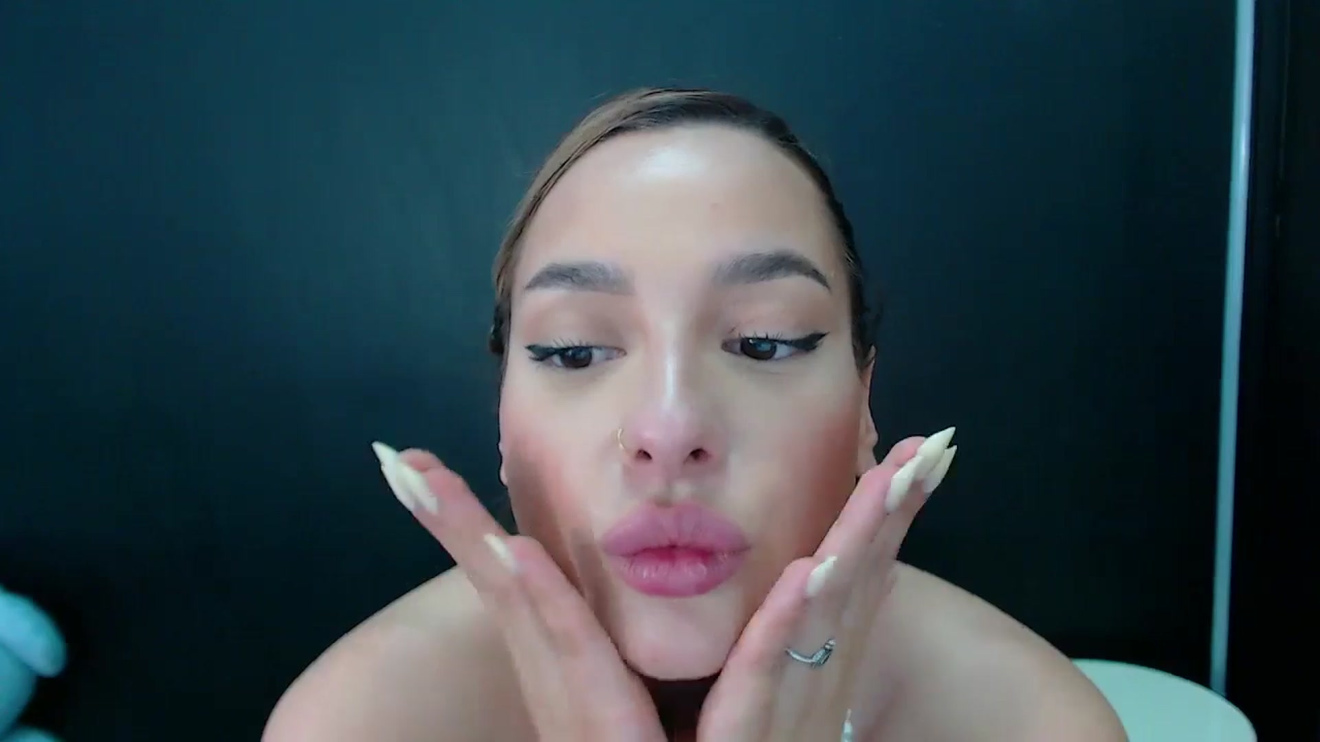 Gallery image thumbnail from MelisRoom's myfreecams stream on, 06/12/2025, 19:09 image 8 of 20