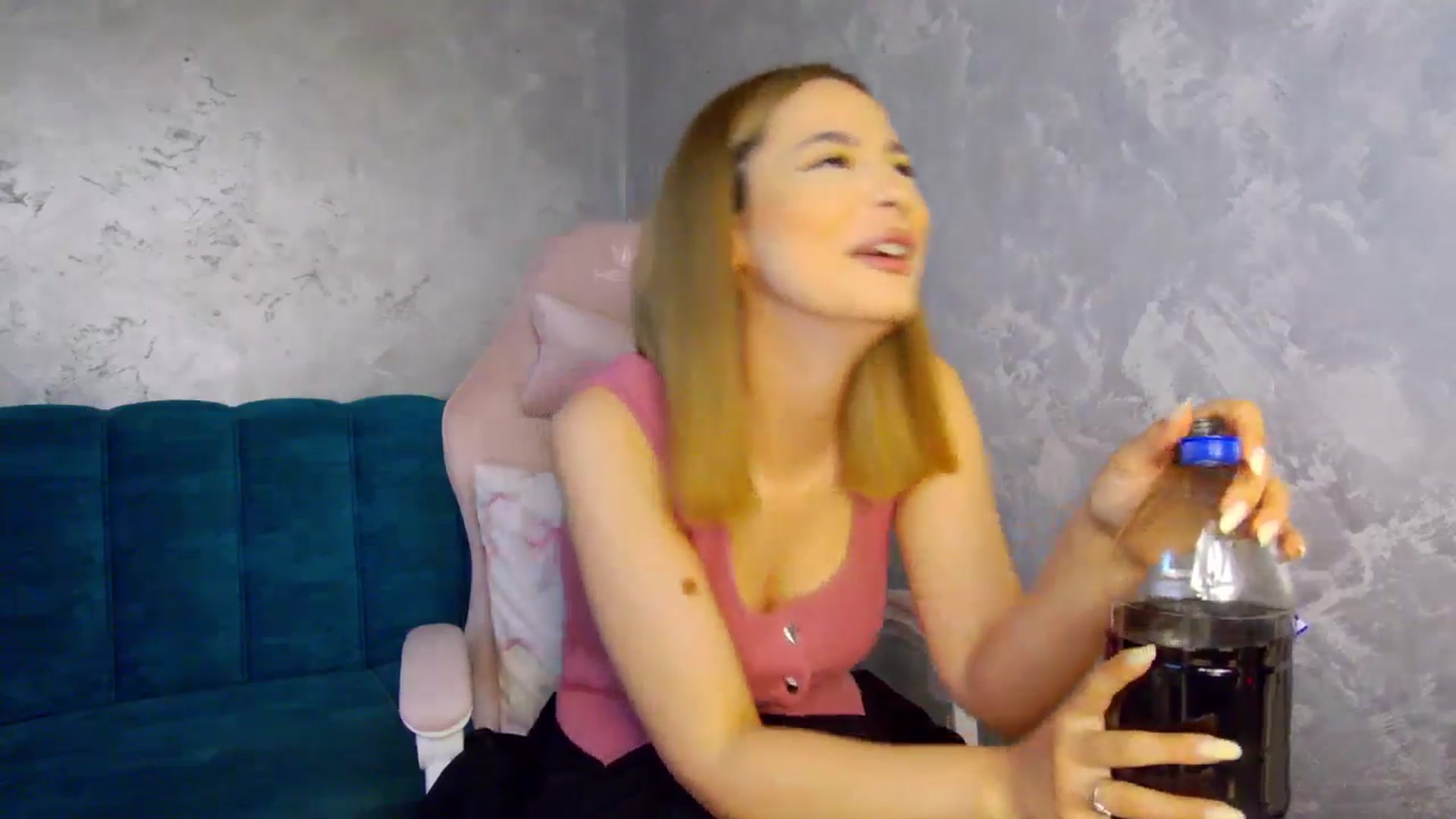 Gallery image thumbnail from MelisRoom's myfreecams stream on, 06/13/2025, 15:09 image 13 of 20