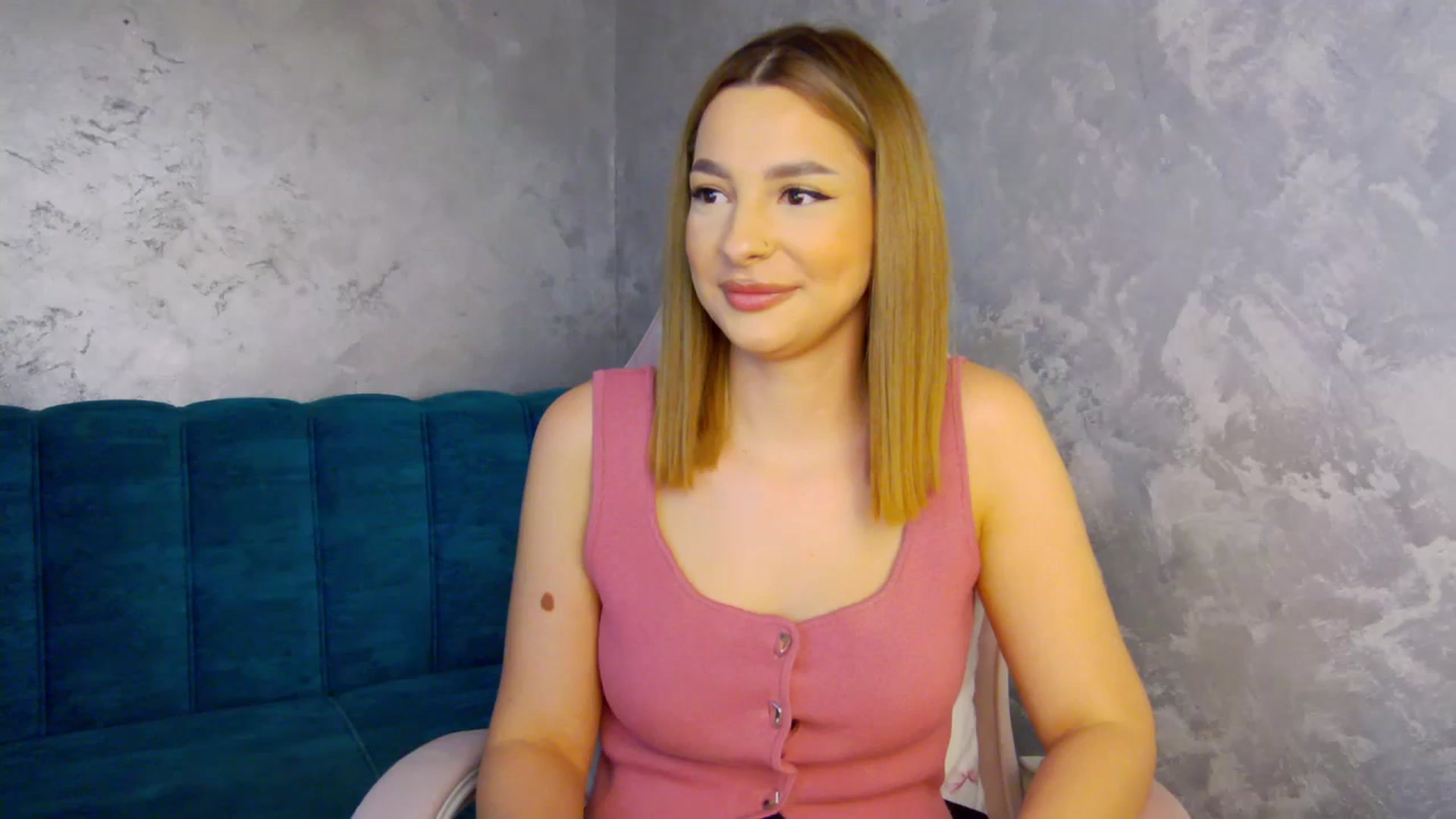 Gallery image thumbnail from MelisRoom's myfreecams stream on, 06/13/2025, 15:09 image 19 of 20