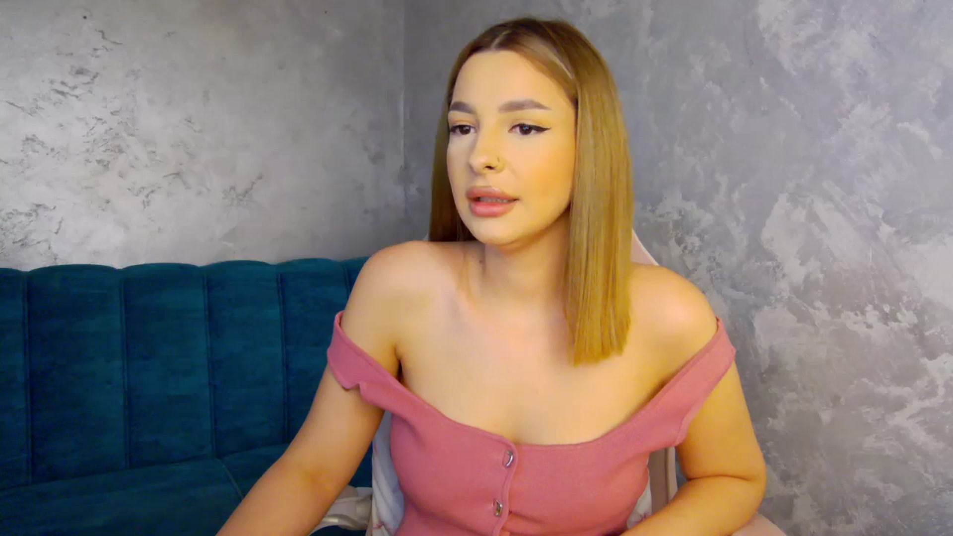 Gallery image thumbnail from MelisRoom's myfreecams stream on, 06/13/2025, 15:44 image 2 of 20