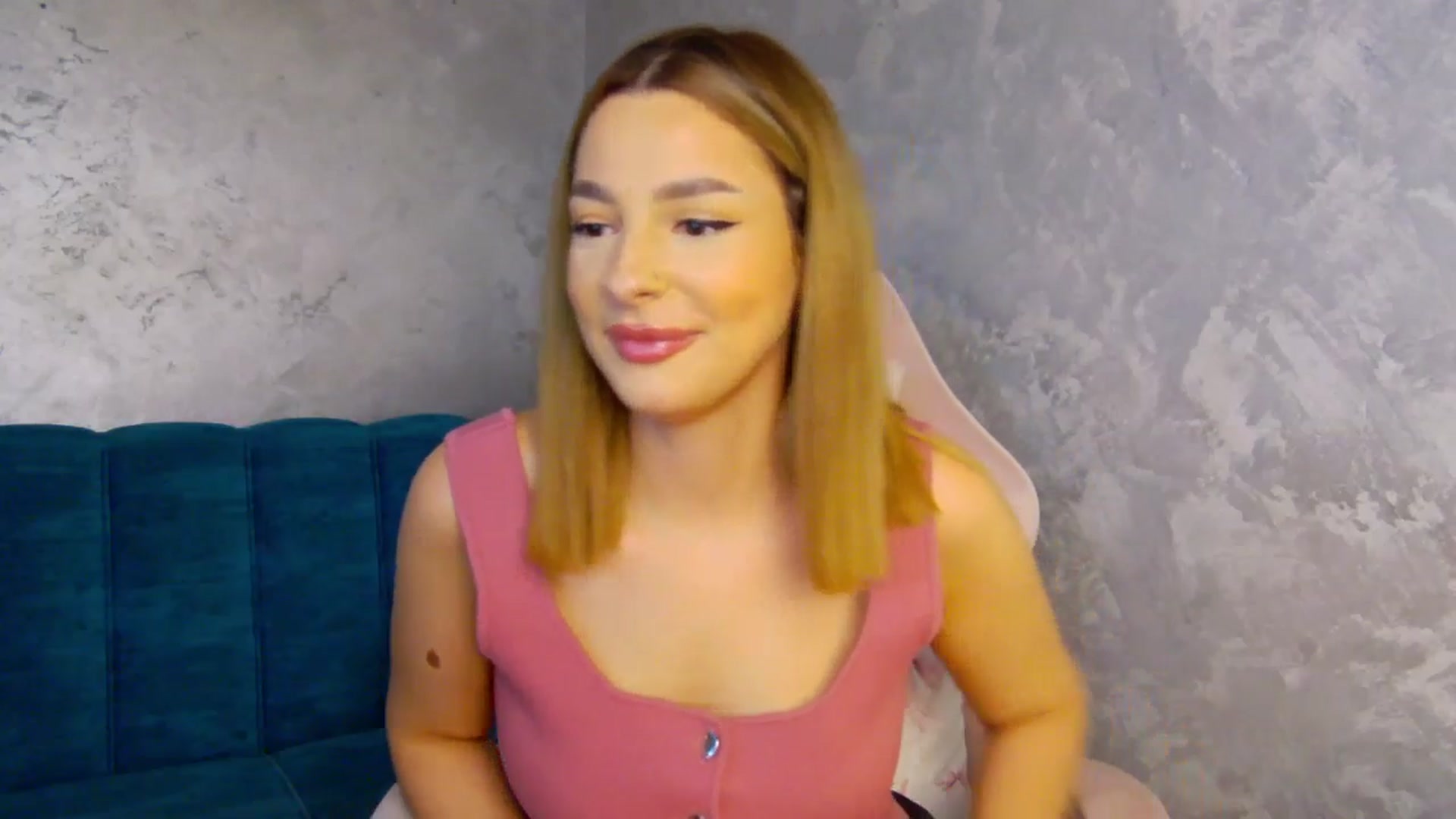 Gallery image thumbnail from MelisRoom's myfreecams stream on, 06/13/2025, 18:49 image 2 of 20