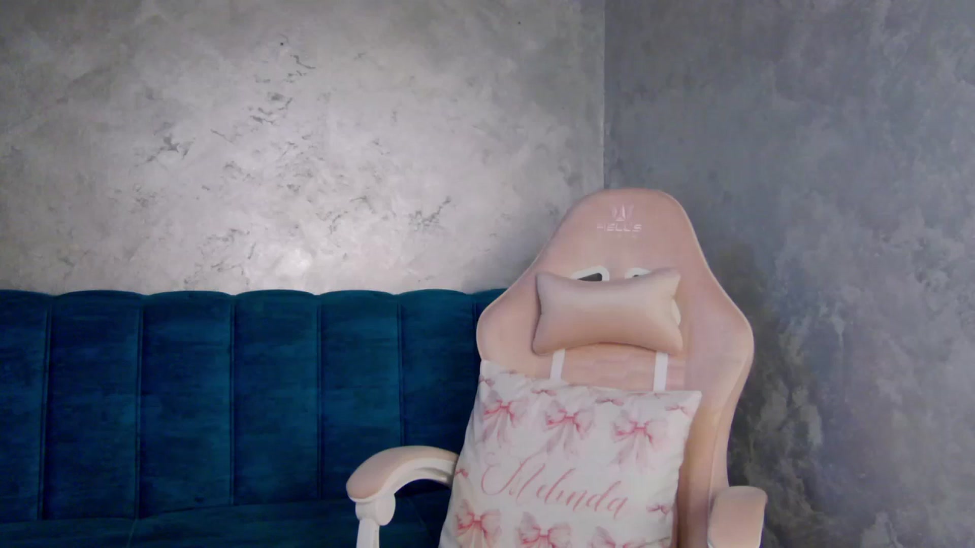Gallery image thumbnail from MelisRoom's myfreecams stream on, 06/14/2025, 15:43 image 16 of 20