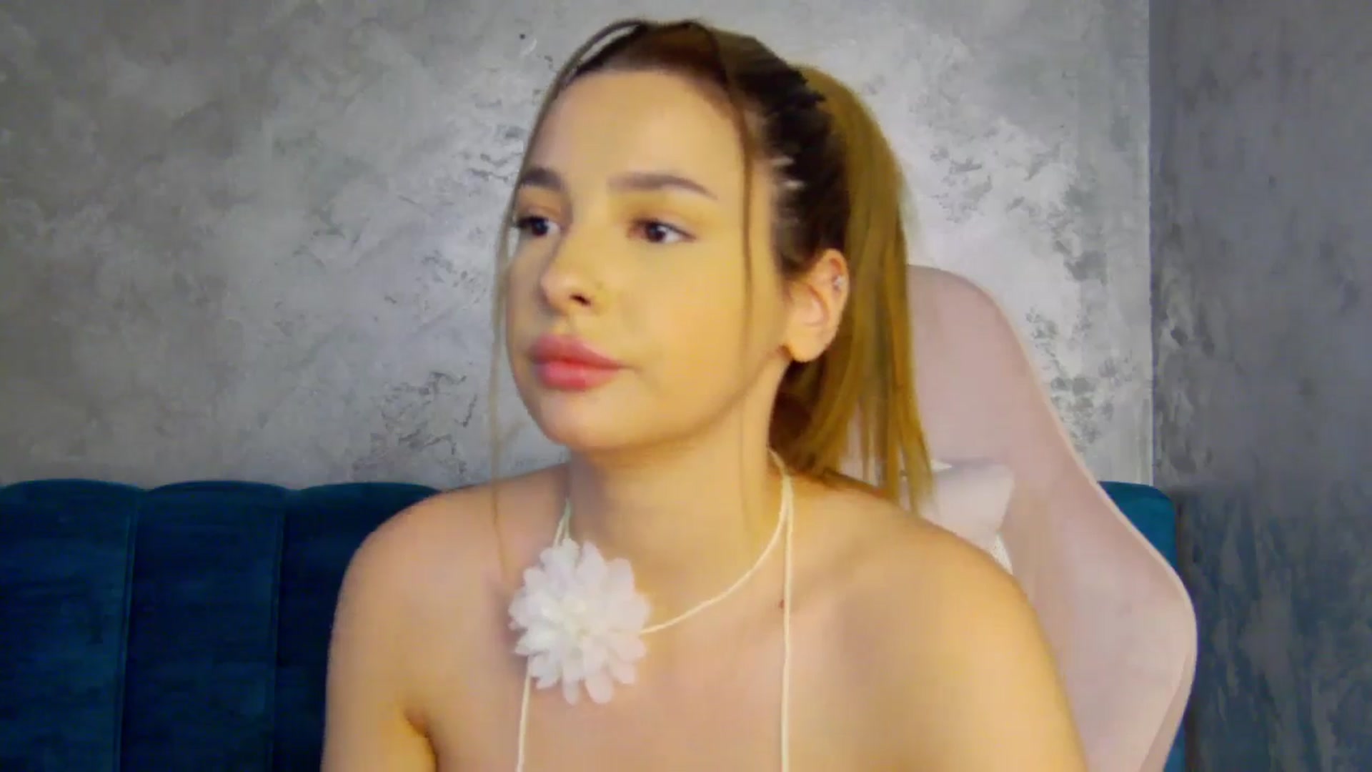 Gallery image thumbnail from MelisRoom's myfreecams stream on, 06/15/2025, 17:47 image 7 of 20