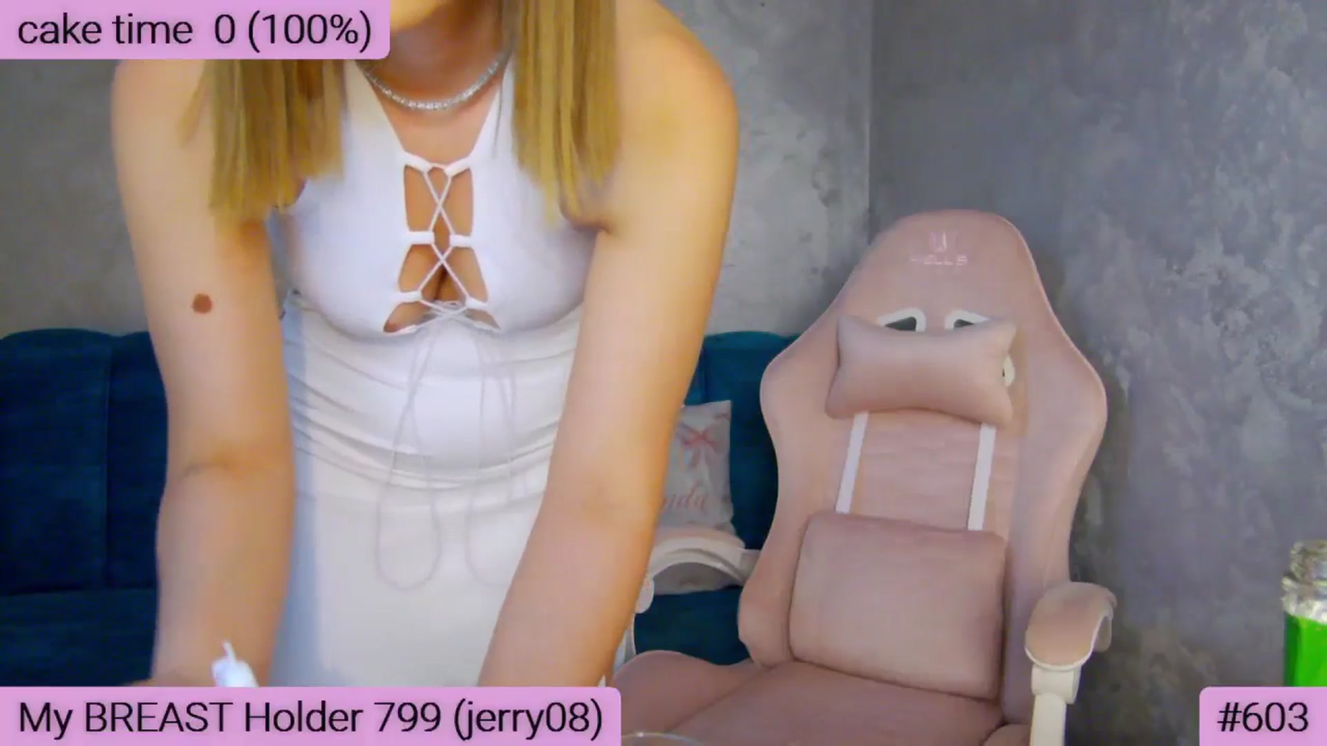 Gallery image thumbnail from MelisRoom's myfreecams stream on, 06/16/2025, 16:48 image 10 of 20