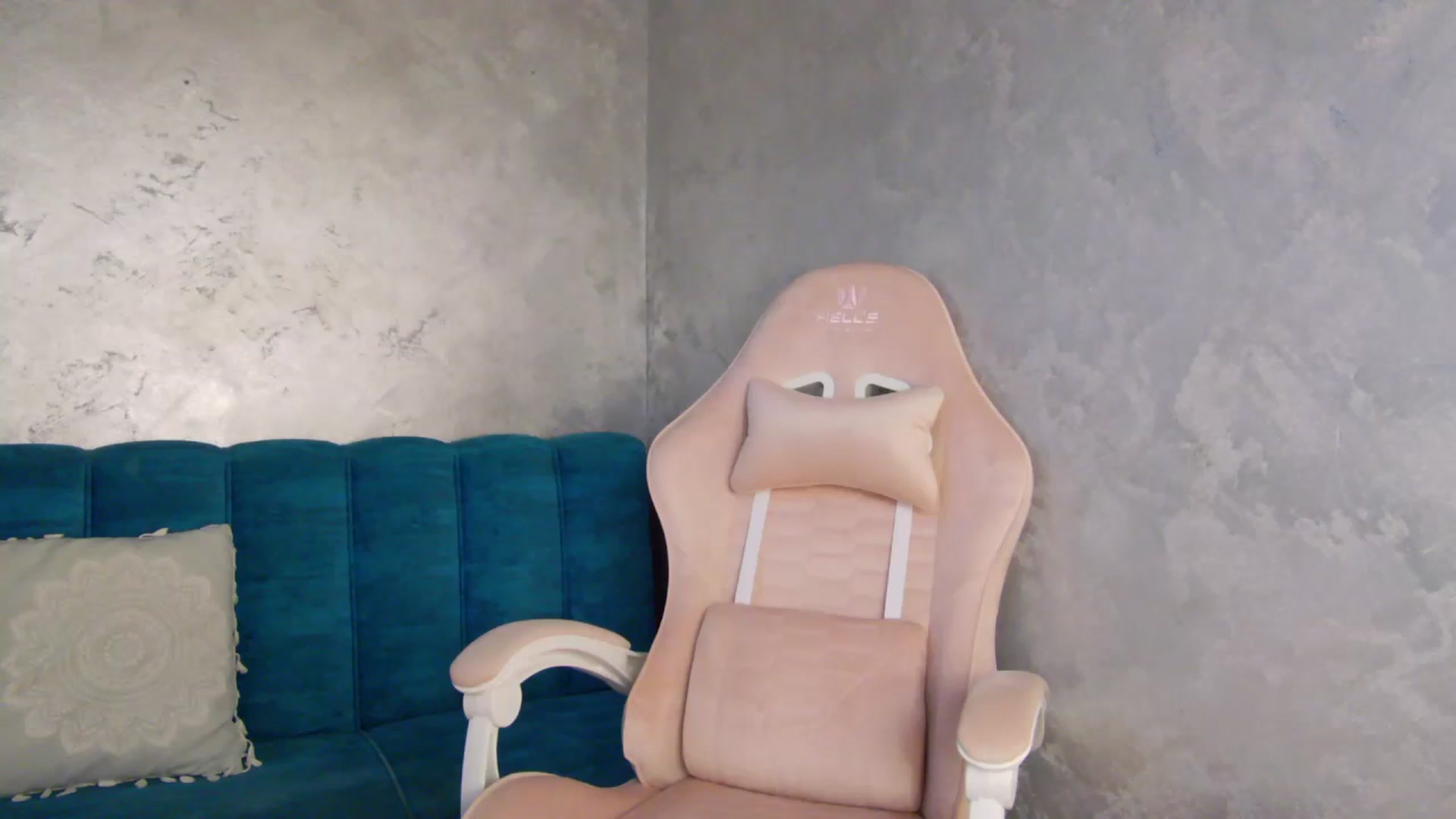 Gallery image thumbnail from MelisRoom's myfreecams stream on, 06/20/2025, 15:20 image 16 of 20