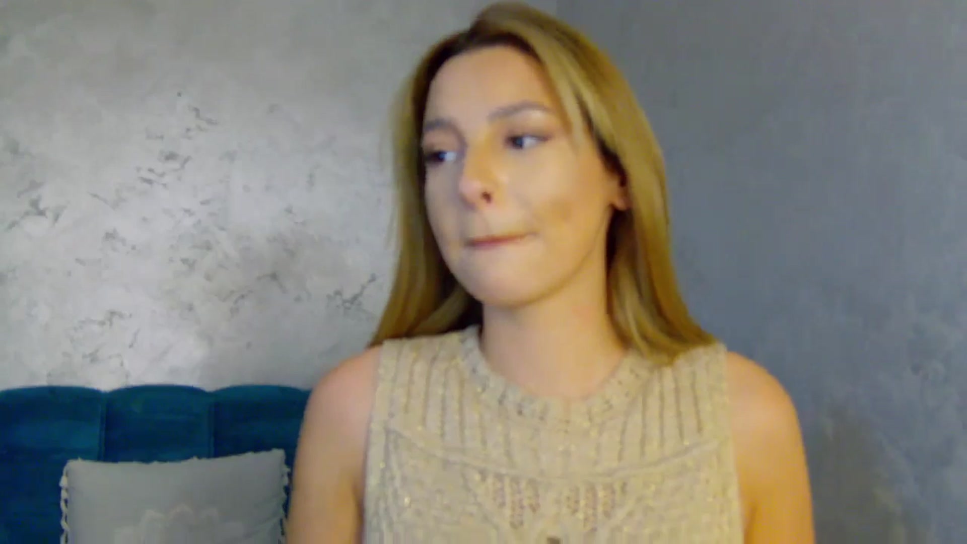 Gallery image thumbnail from MelisRoom's myfreecams stream on, 06/24/2025, 15:09 image 18 of 20