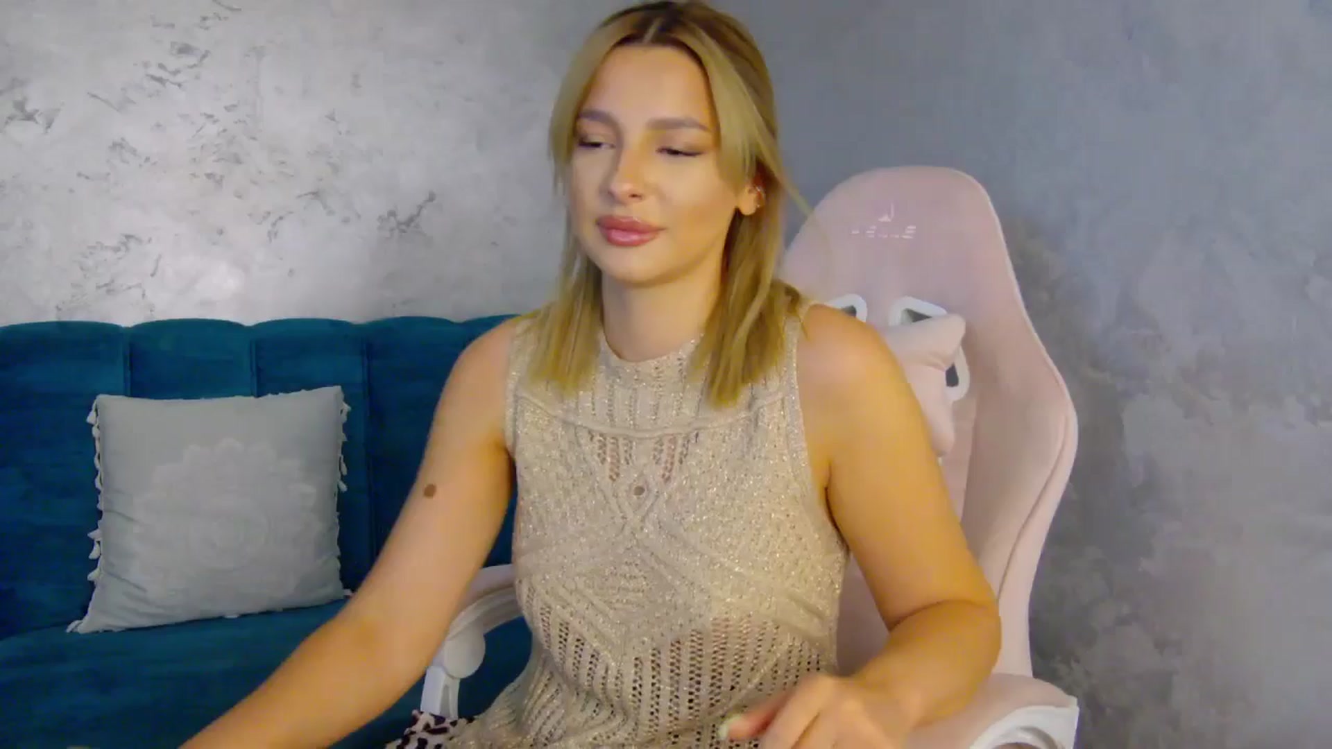 Gallery image thumbnail from MelisRoom's myfreecams stream on, 06/24/2025, 15:09 image 1 of 20