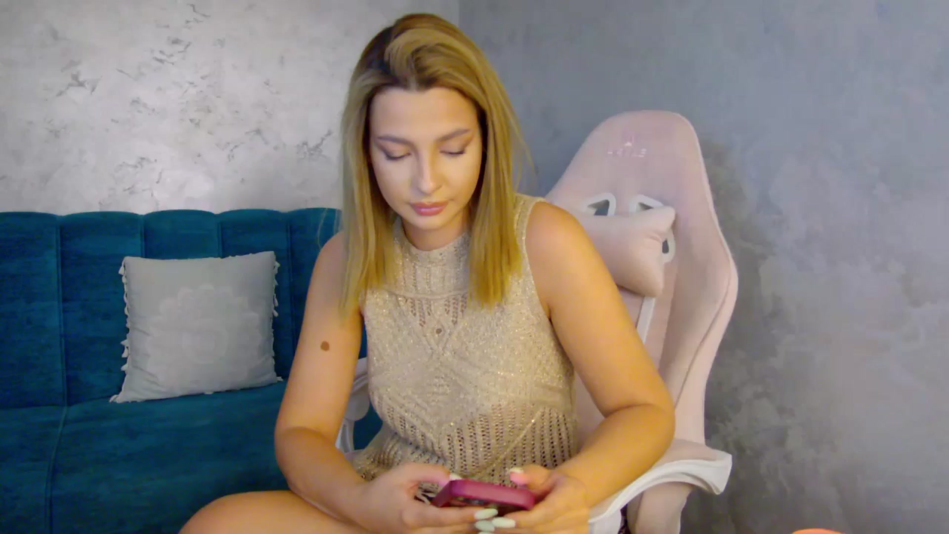 Gallery image thumbnail from MelisRoom's myfreecams stream on, 06/24/2025, 15:09 image 10 of 20