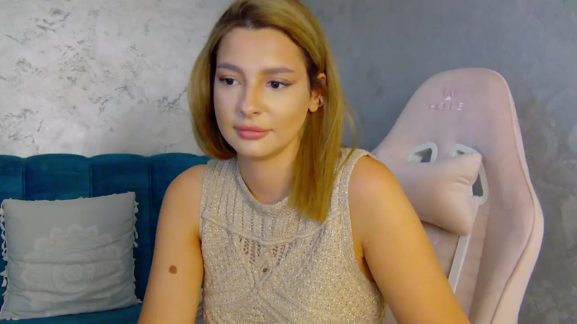 Gallery image thumbnail from MelisRoom's myfreecams stream on, 06/24/2025, 18:26 image 5 of 20