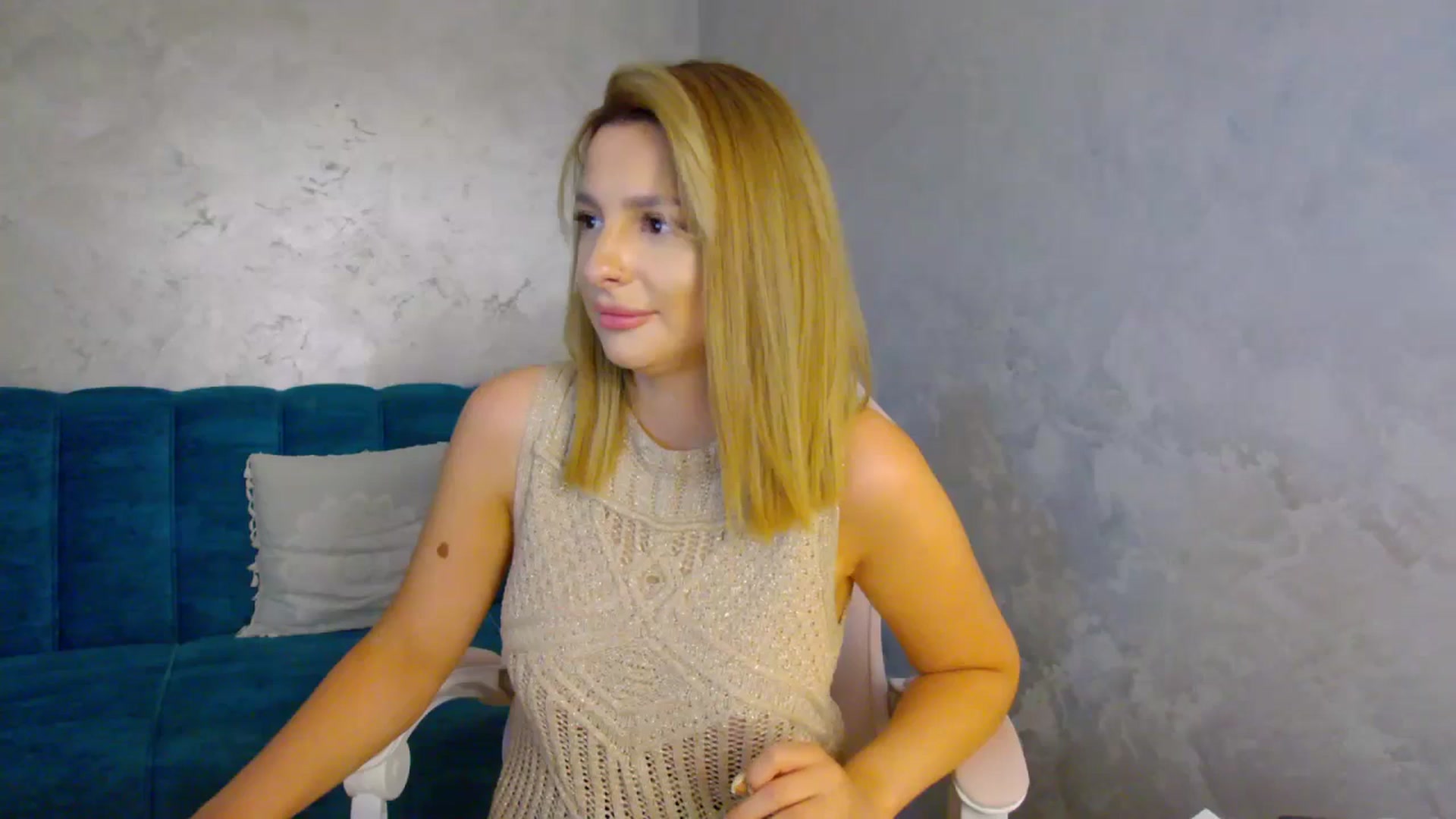 Gallery image thumbnail from MelisRoom's myfreecams stream on, 06/24/2025, 18:26 image 17 of 20