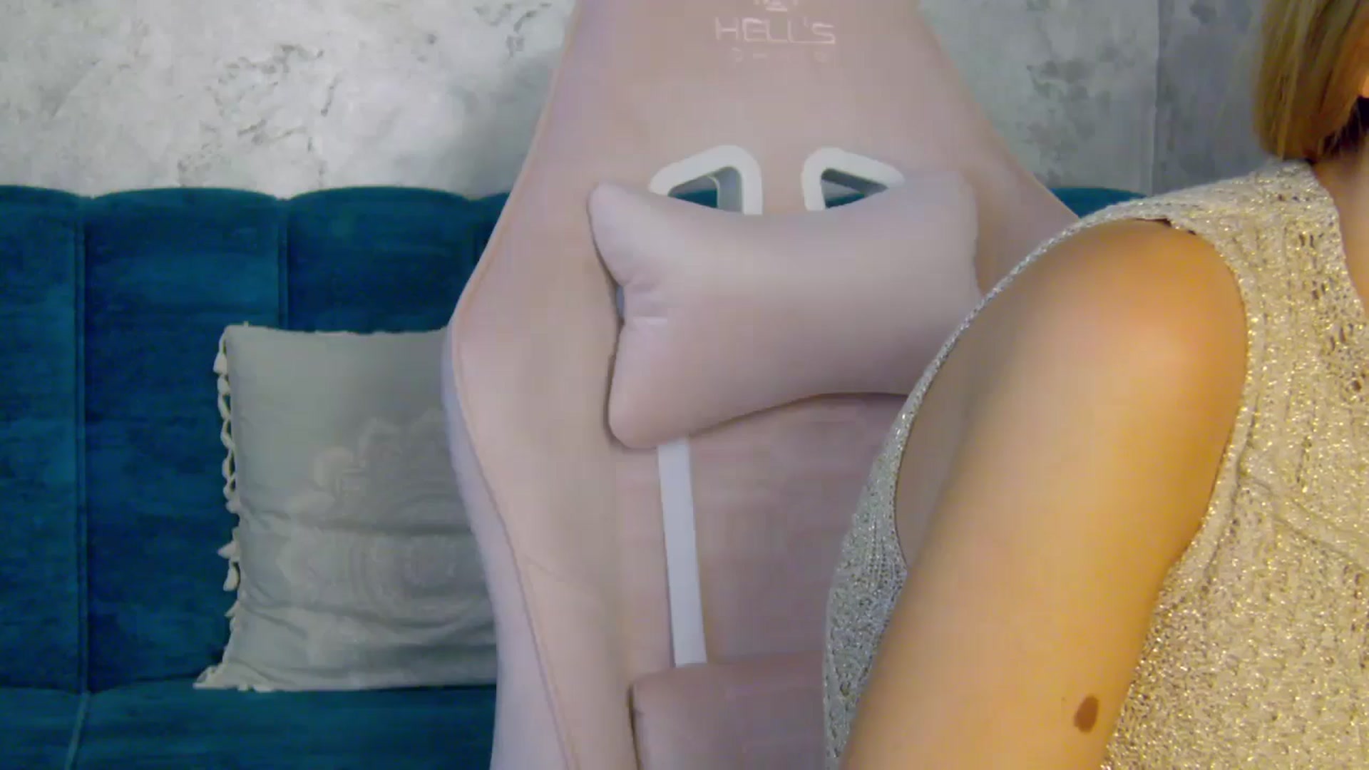 Gallery image thumbnail from MelisRoom's myfreecams stream on, 06/24/2025, 18:26 image 4 of 20