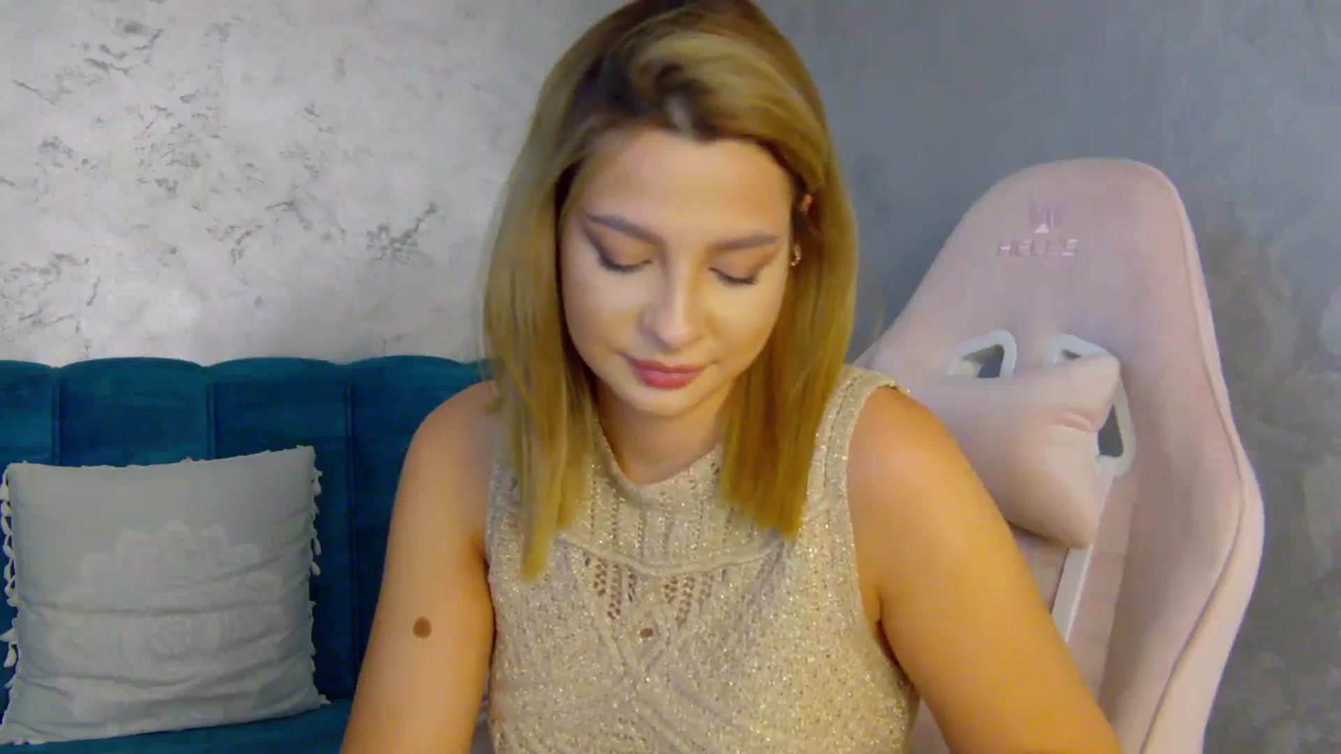 Gallery image thumbnail from MelisRoom's myfreecams stream on, 06/24/2025, 18:26 image 6 of 20