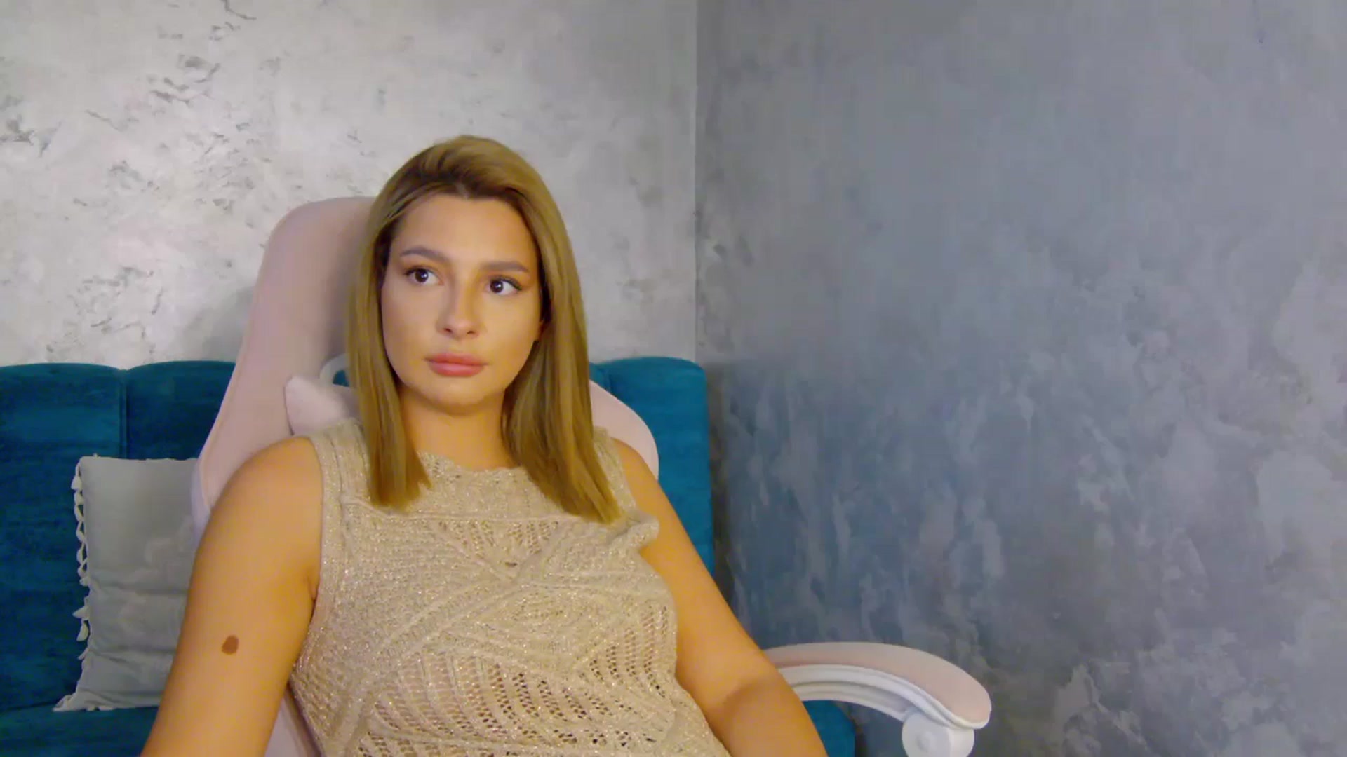 Gallery image thumbnail from MelisRoom's myfreecams stream on, 06/24/2025, 18:26 image 1 of 20