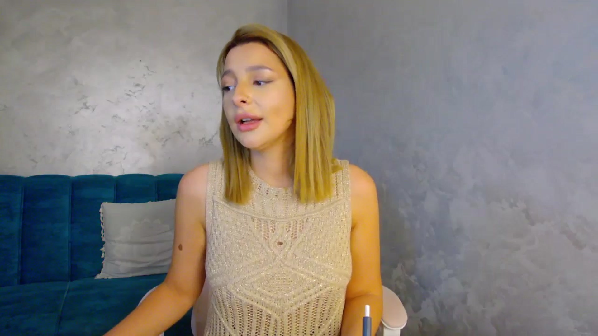 Gallery image thumbnail from MelisRoom's myfreecams stream on, 06/24/2025, 18:26 image 16 of 20