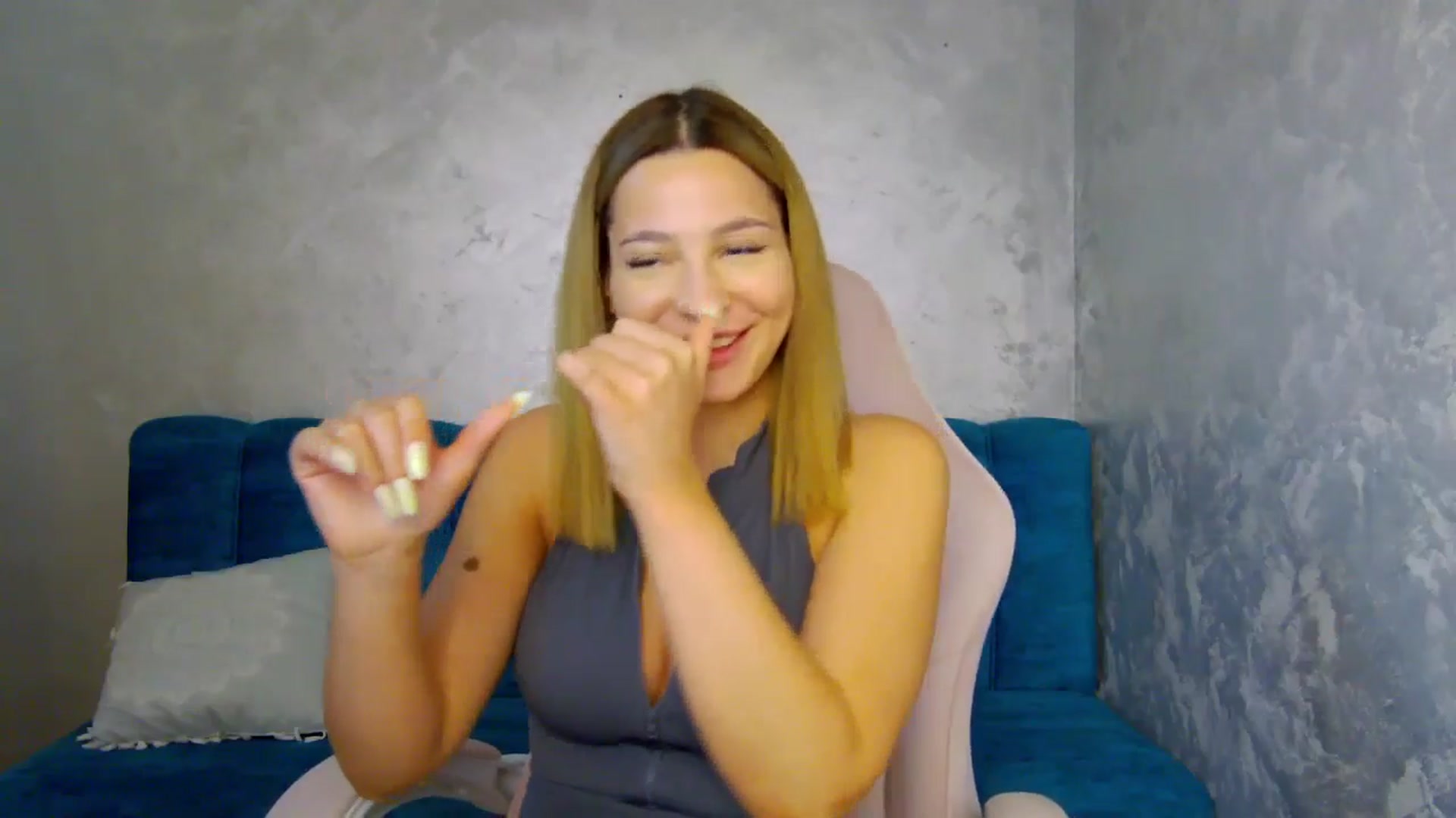Gallery image thumbnail from MelisRoom's myfreecams stream on, 06/28/2025, 17:51 image 3 of 20