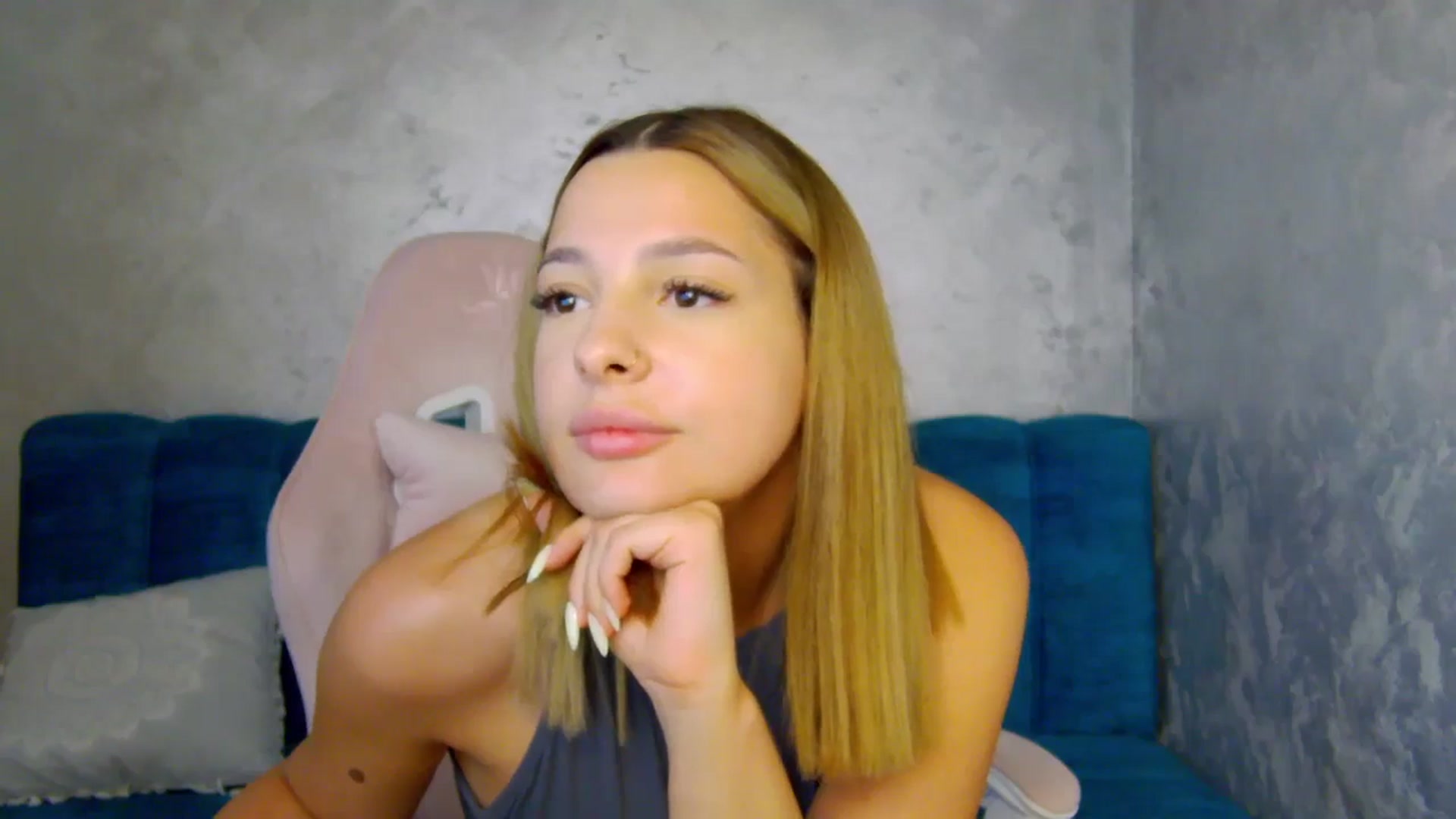 Gallery image thumbnail from MelisRoom's myfreecams stream on, 06/28/2025, 17:51 image 15 of 20