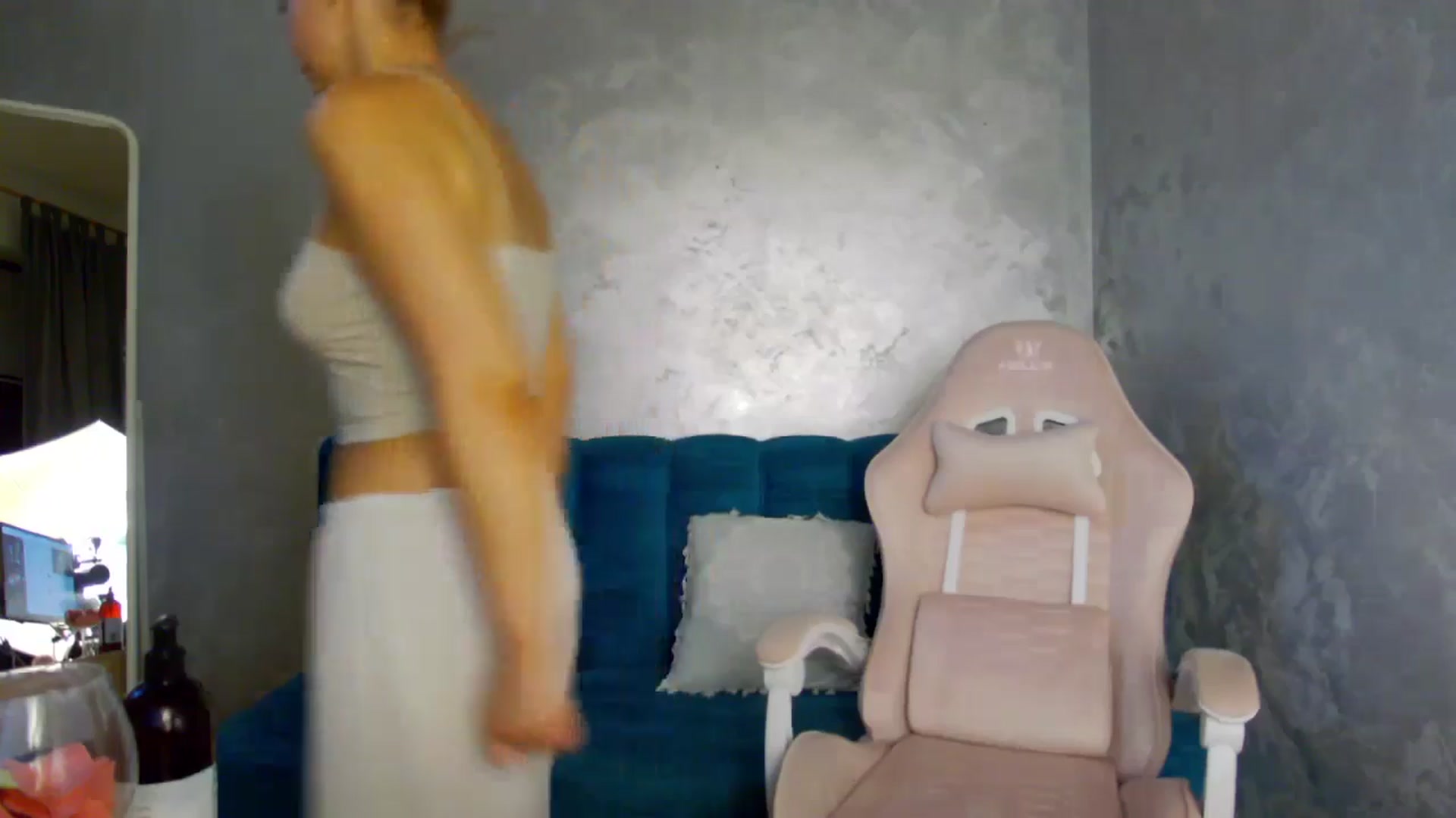 Gallery image thumbnail from MelisRoom's myfreecams stream on, 06/30/2025, 19:16 image 14 of 20