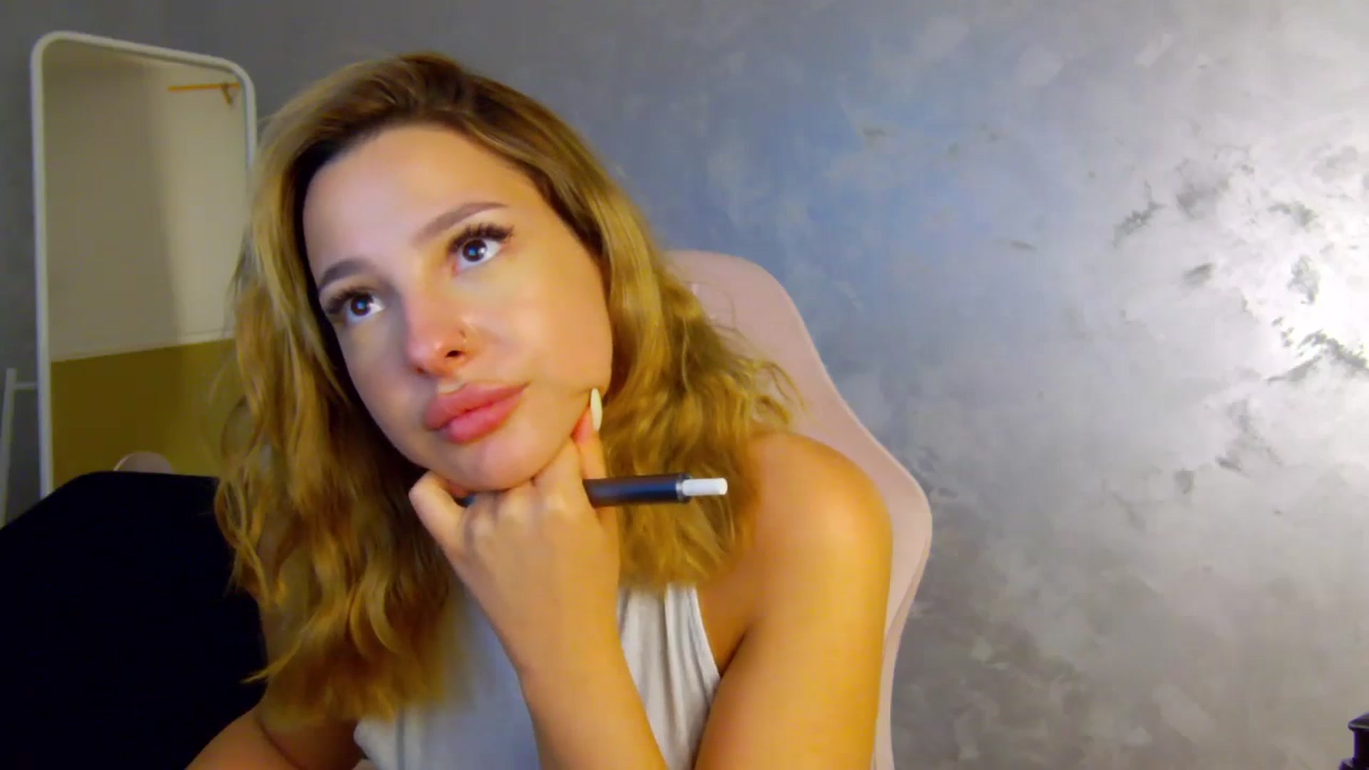Gallery image thumbnail from MelisRoom's myfreecams stream on, 07/01/2025, 19:10 image 9 of 20