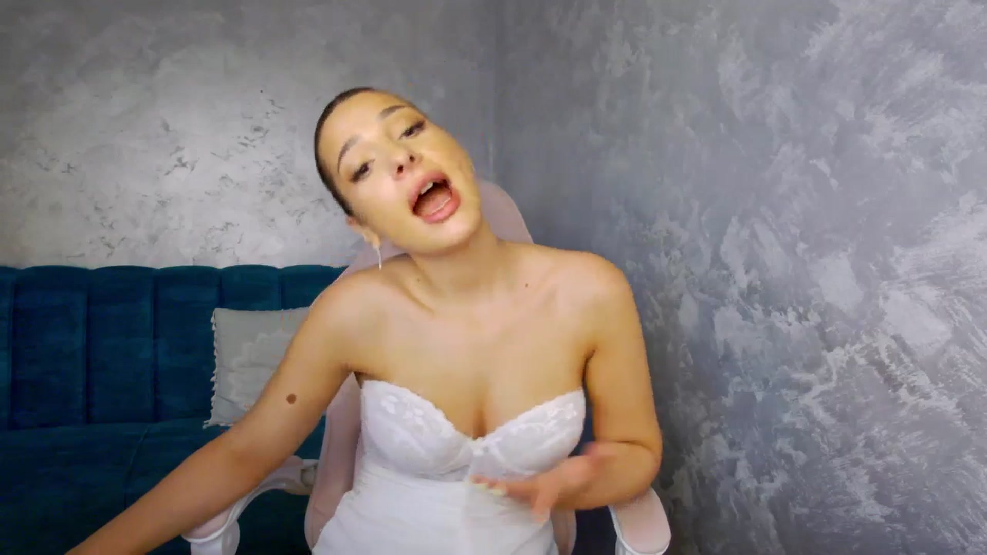 Gallery image thumbnail from MelisRoom's myfreecams stream on, 07/02/2025, 14:20 image 4 of 20