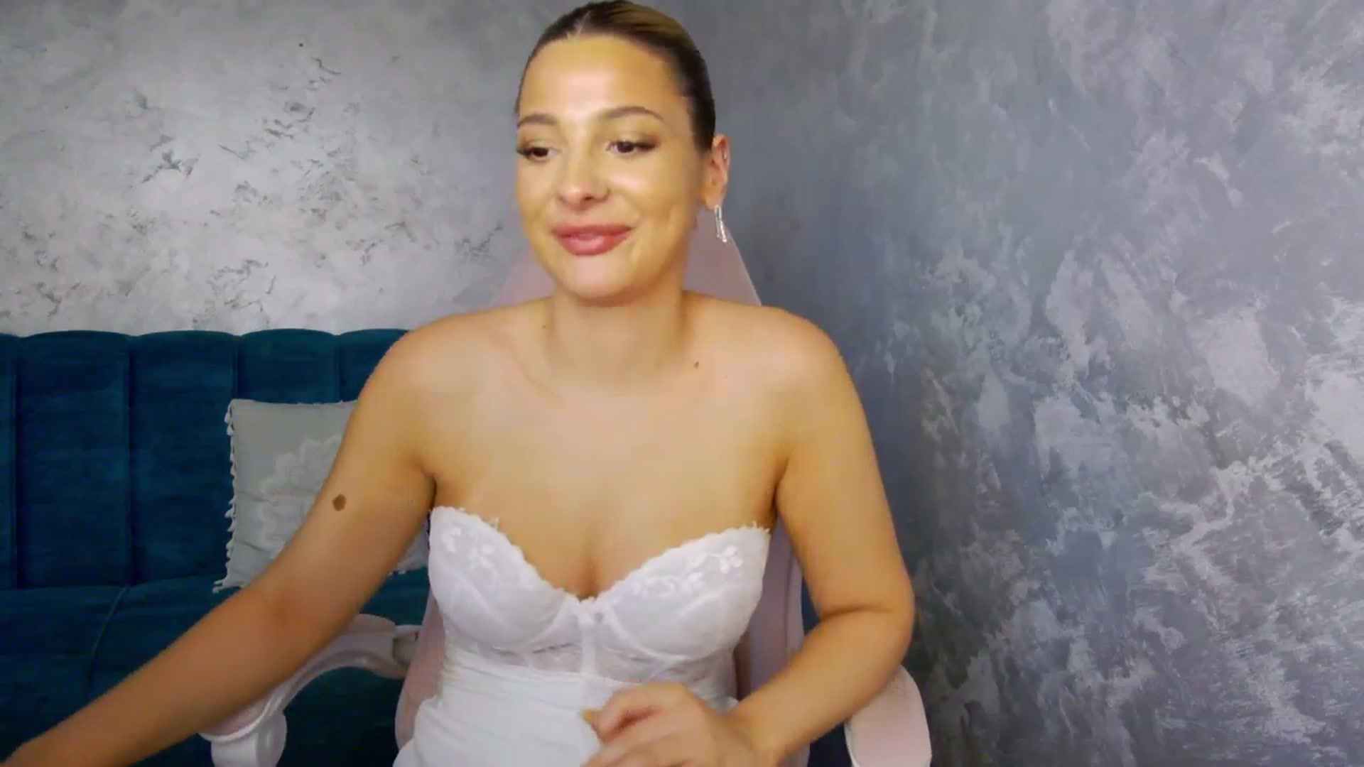 Gallery image thumbnail from MelisRoom's myfreecams stream on, 07/02/2025, 14:20 image 16 of 20