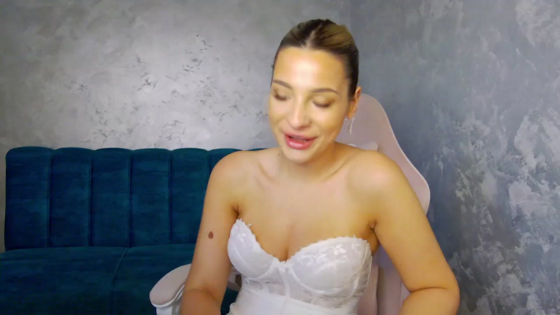 Gallery image thumbnail from MelisRoom's myfreecams stream on, 07/02/2025, 18:37 image 13 of 20