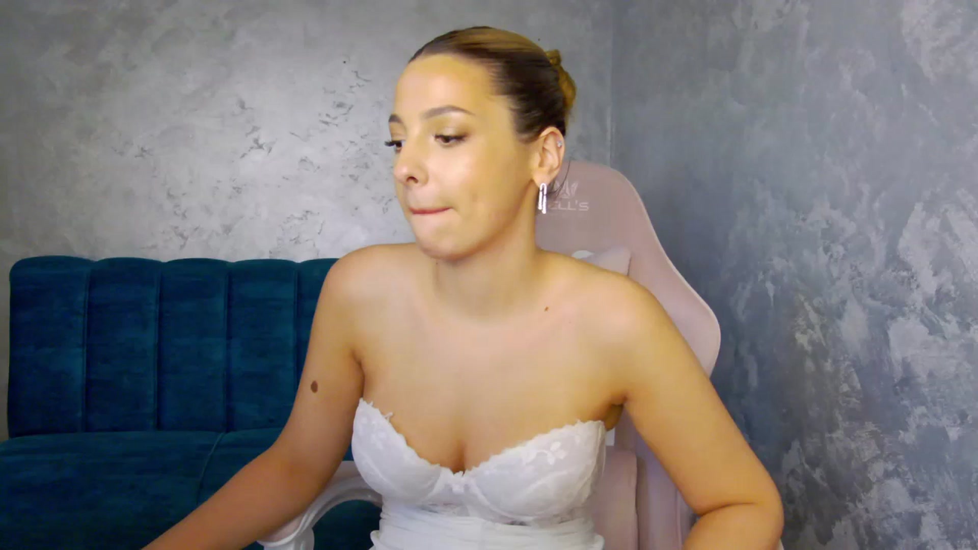 Gallery image thumbnail from MelisRoom's myfreecams stream on, 07/02/2025, 18:37 image 11 of 20