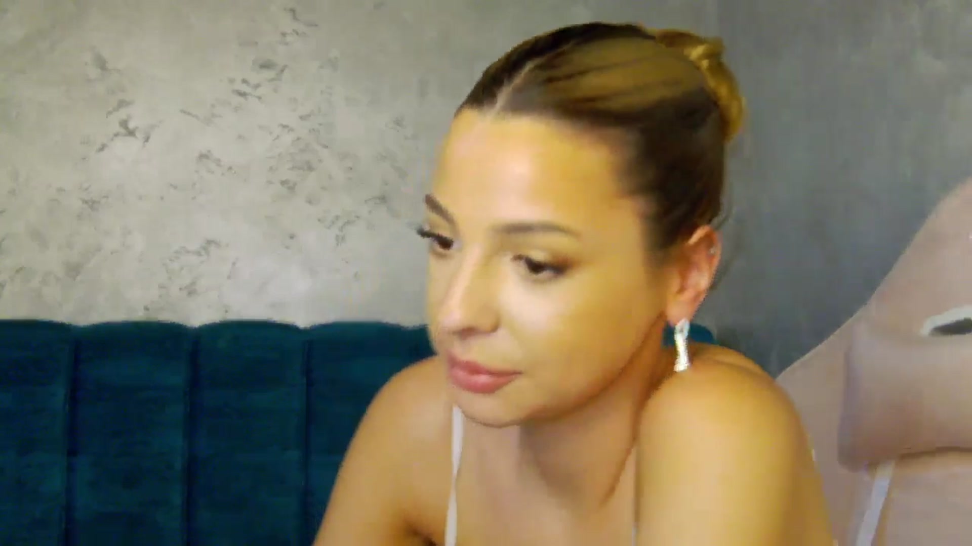 Gallery image thumbnail from MelisRoom's myfreecams stream on, 07/02/2025, 19:13 image 16 of 20
