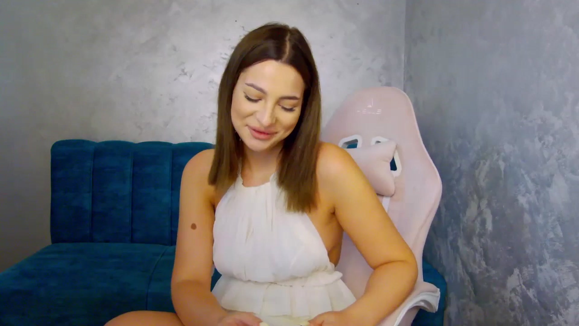 Gallery image thumbnail from MelisRoom's myfreecams stream on, 07/12/2025, 14:19 image 7 of 20