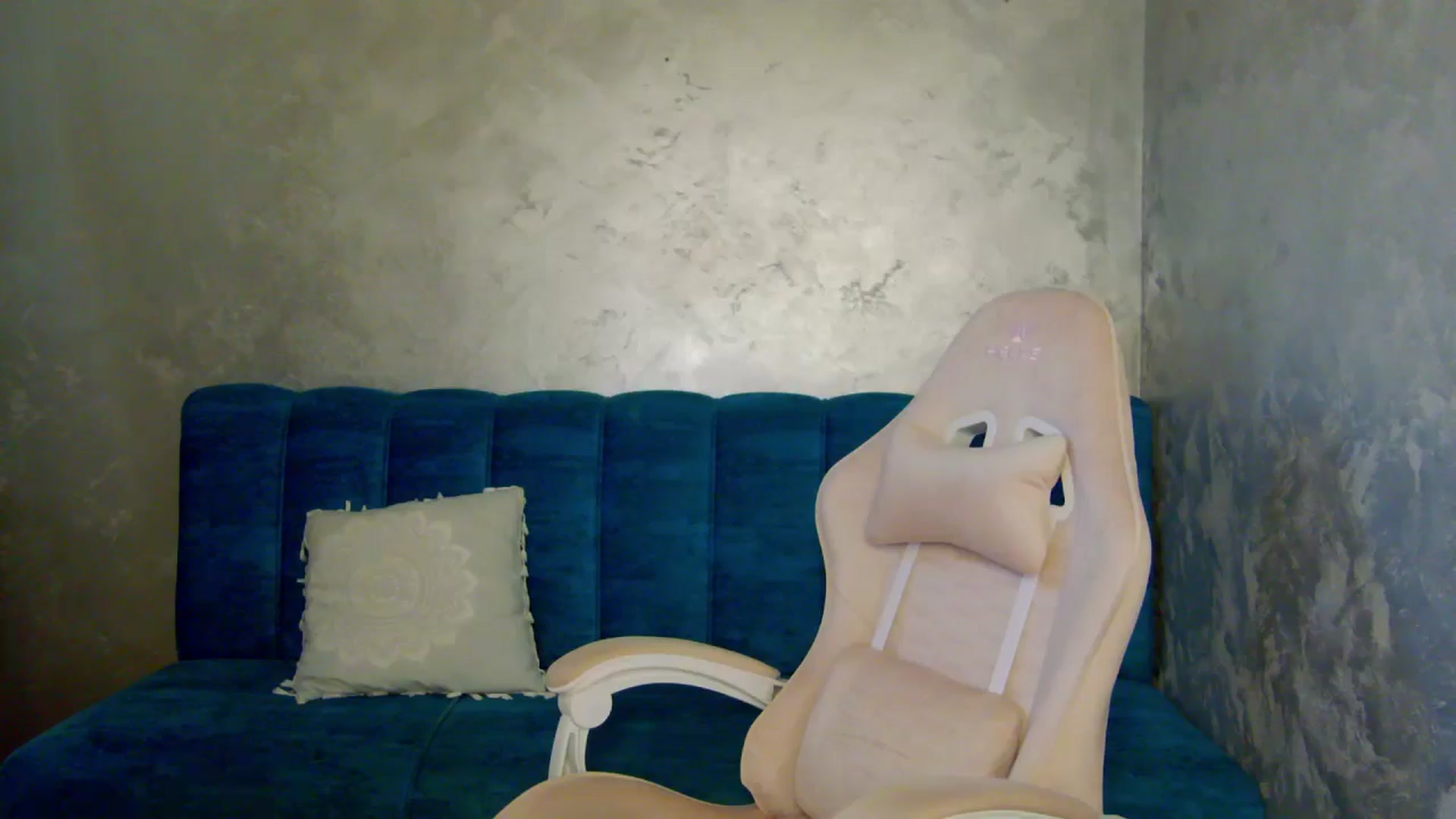 Gallery image thumbnail from MelisRoom's myfreecams stream on, 07/14/2025, 22:08 image 4 of 20