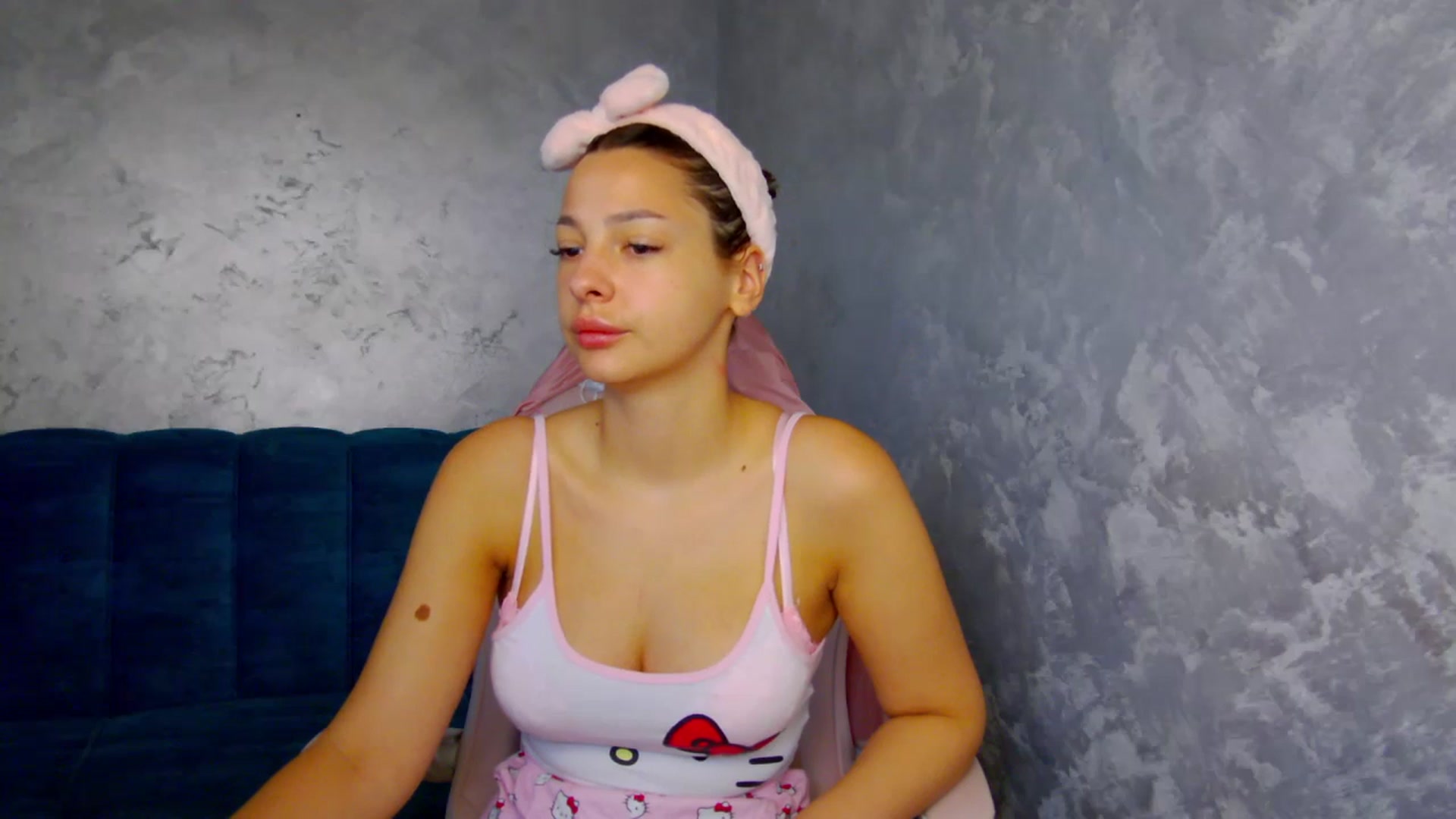 Gallery image thumbnail from MelisRoom's myfreecams stream on, 07/15/2025, 15:30 image 3 of 20
