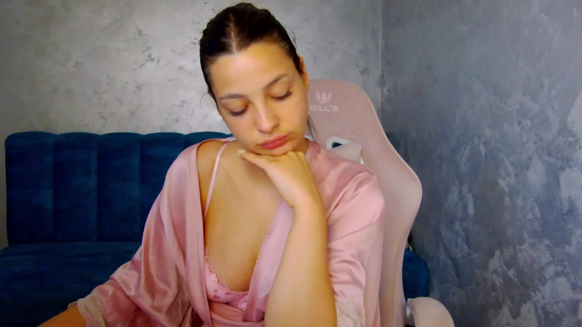 Gallery image thumbnail from MelisRoom's myfreecams stream on, 07/15/2025, 19:18 image 5 of 20