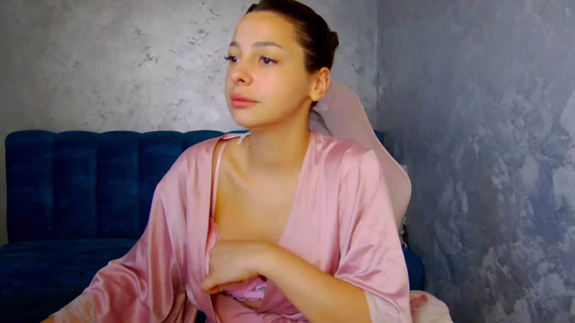 Gallery image thumbnail from MelisRoom's myfreecams stream on, 07/15/2025, 19:18 image 3 of 20