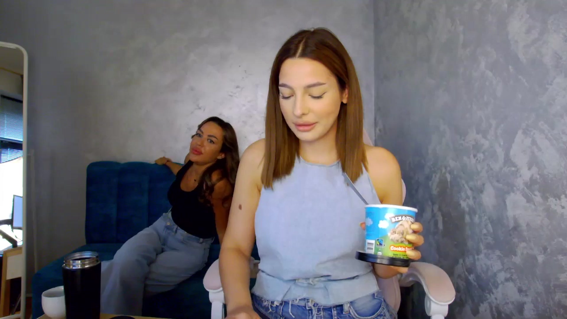 Gallery image thumbnail from MelisRoom's myfreecams stream on, 07/17/2025, 13:41 image 15 of 20